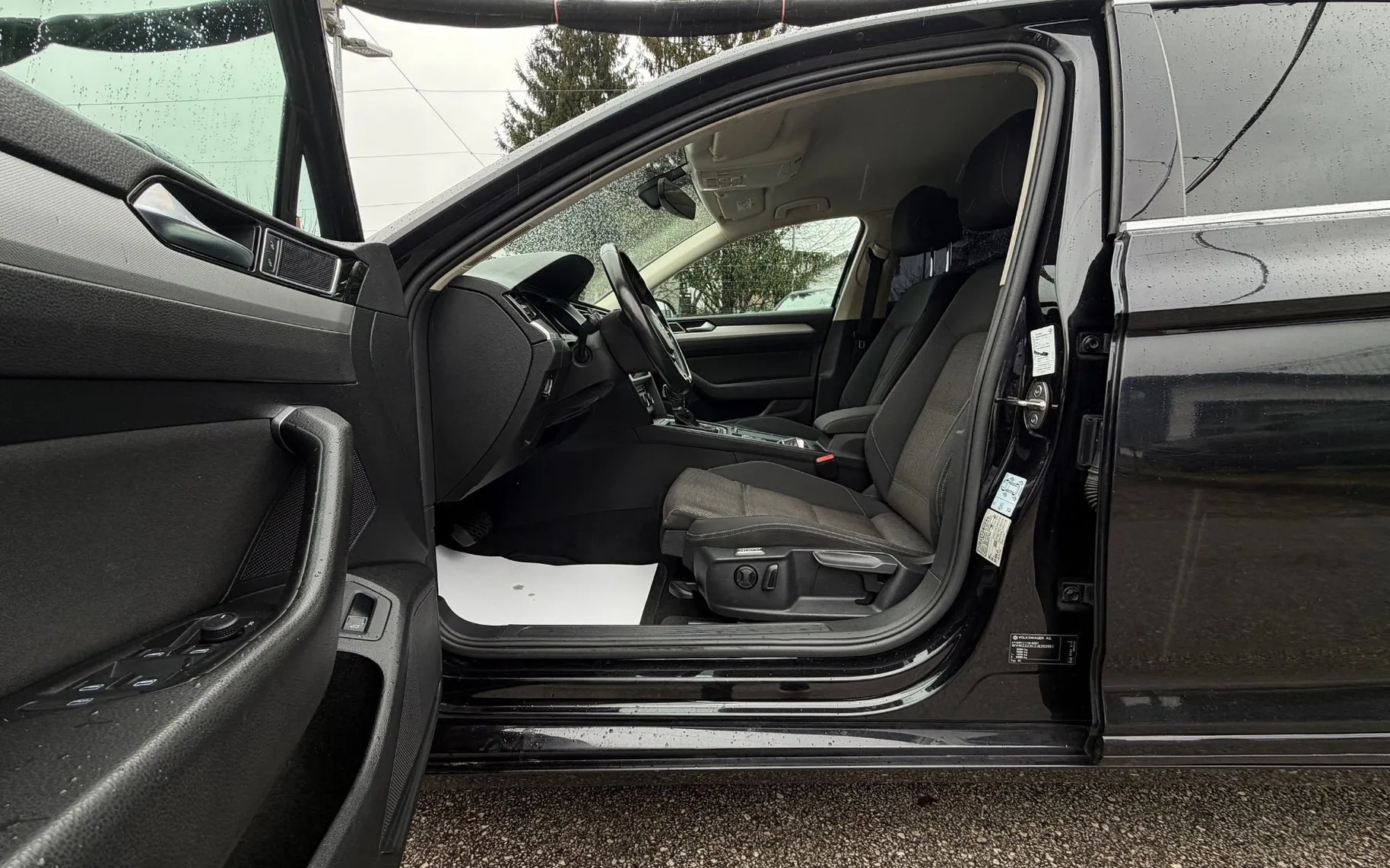 Zunanja slika - Volkswagen Passat - 1.6 TDI AUT. Comfortline ACC NAVI KAMERA ALU 16 - 15