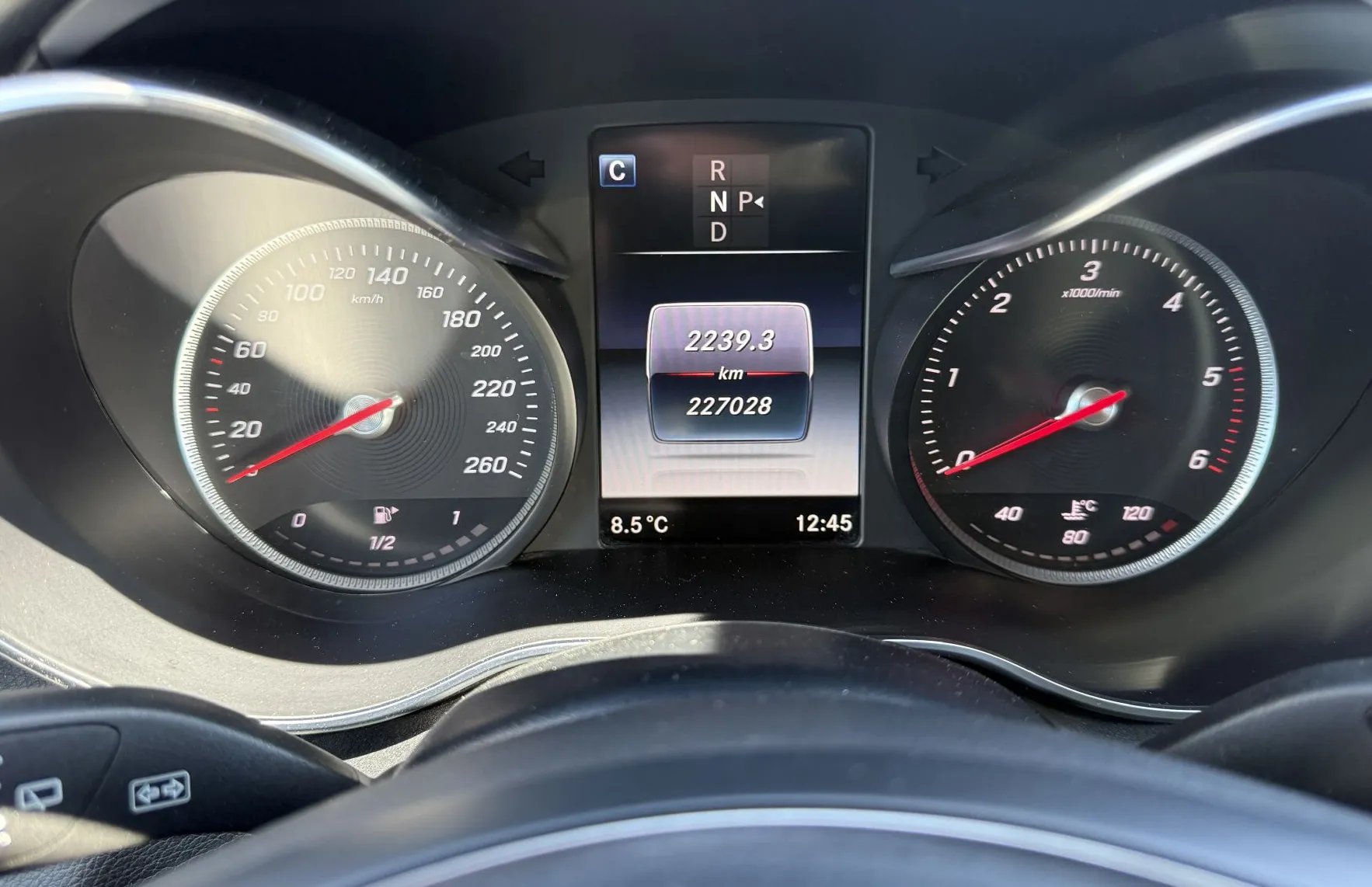 Zunanja slika - Mercedes-Benz C-Razred - C200d T PANO-FULLED-ACC-EL.PRT-NAVI-BT-360-AMBIENT - 10