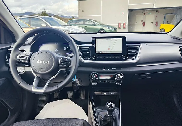 Zunanja slika - KIA Stonic - 1.2 DPI 57.9 kW  79 KM  LX Urban+ M T - 5