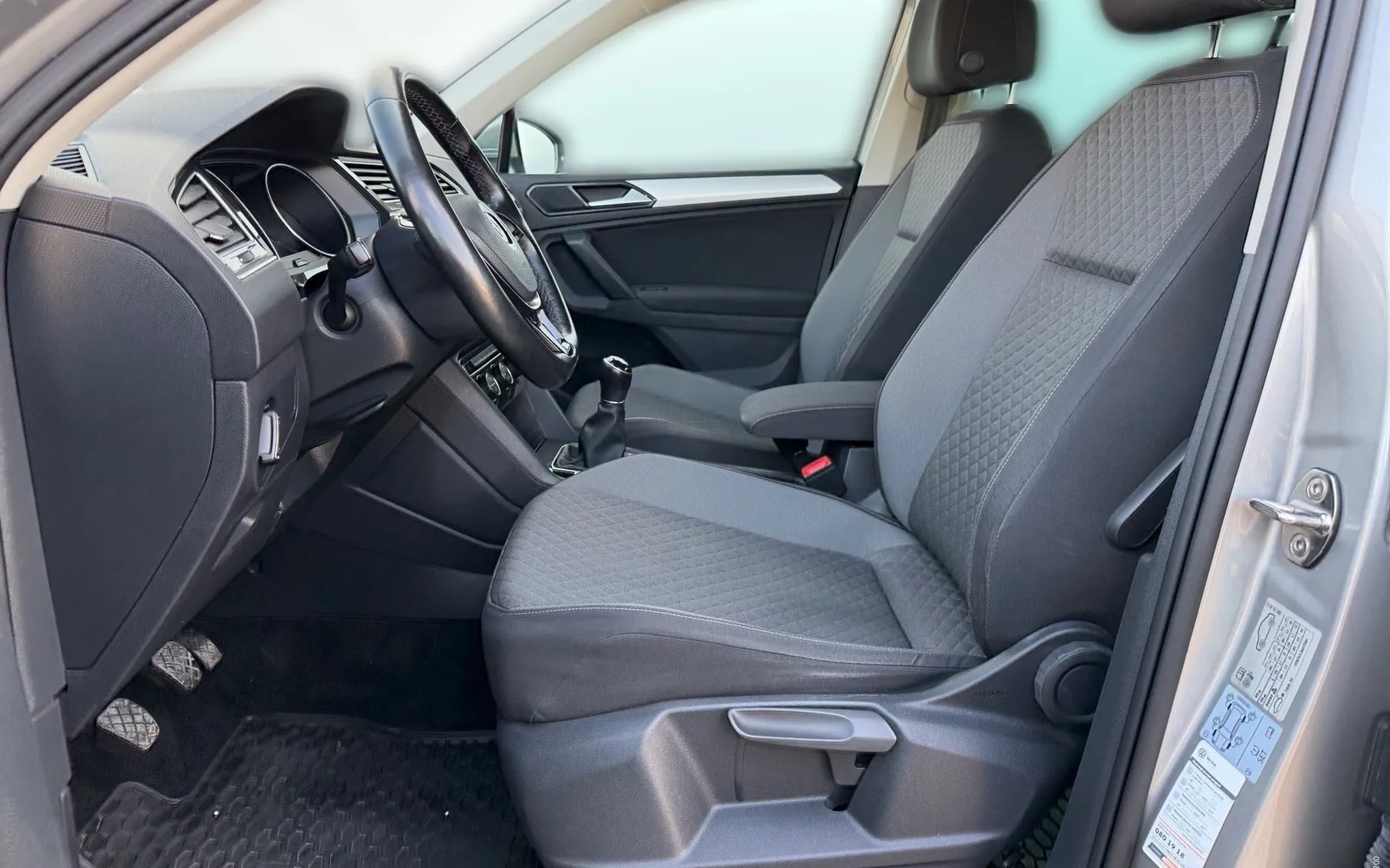 Notranja slika - Volkswagen Tiguan - 2.0 TDI Comfortline Kamera - LED - Kljuka... - 11