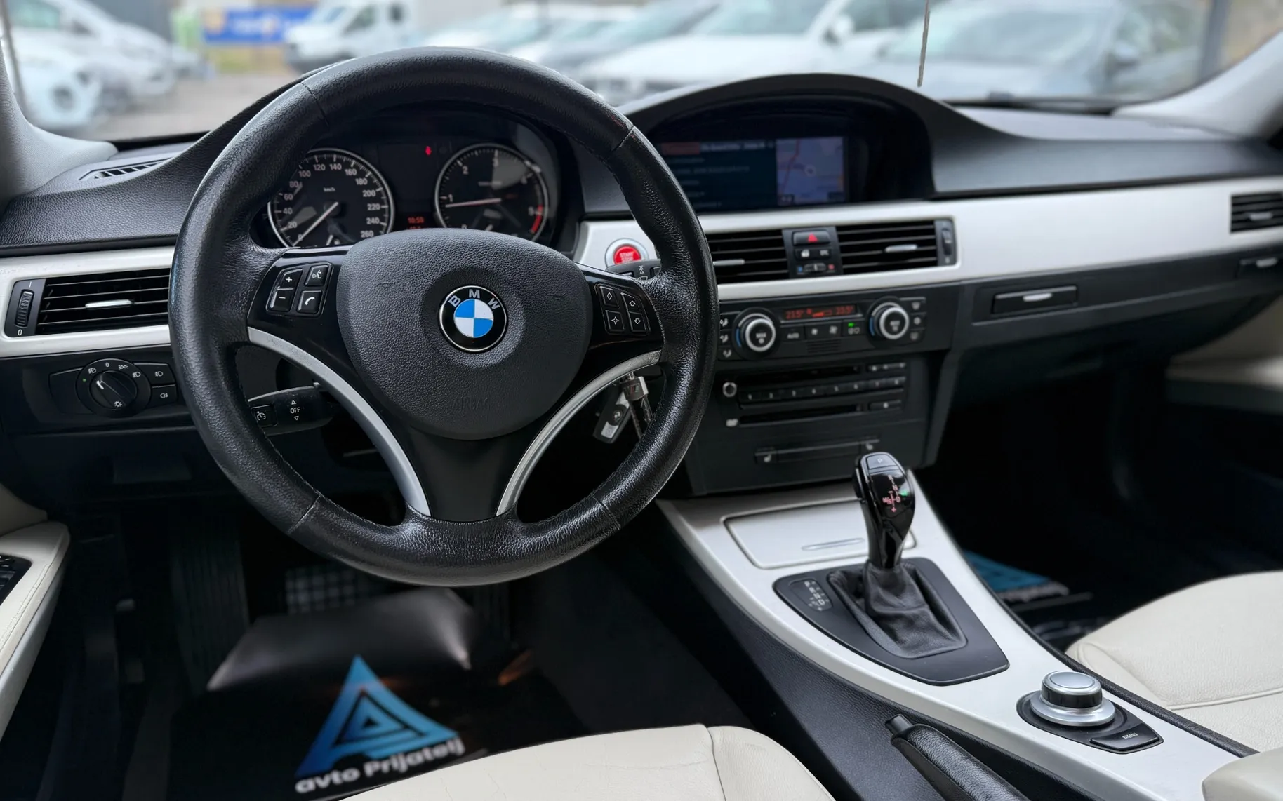 Zunanja slika - BMW Serija 1 - 320d | Usnje | Navi | TOP OHRANJEN - 16