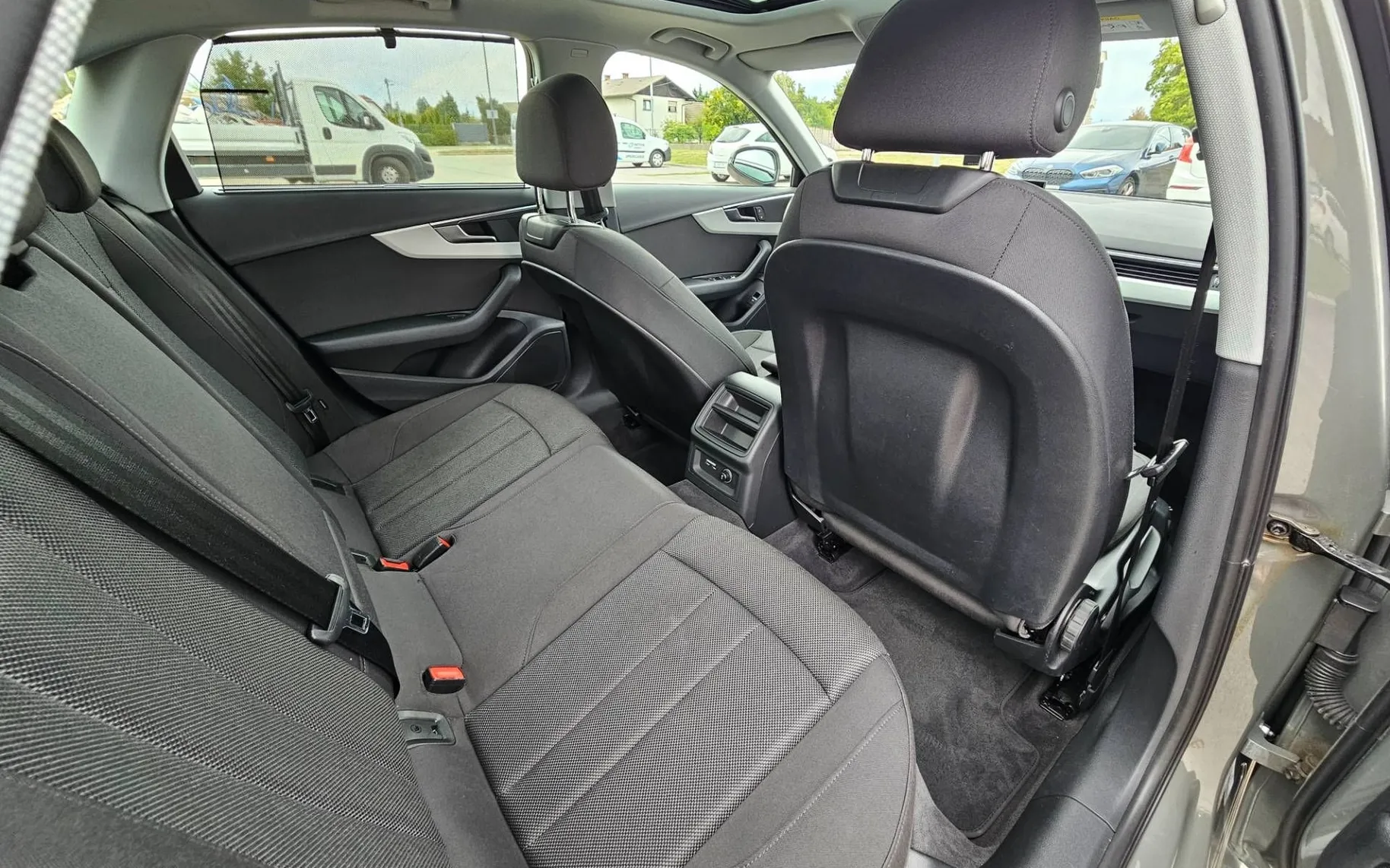 Notranja slika - Audi A4 - TFSI S-LINE |NARDO|KAMERA|NAVI|PANO|ALU18|TOP| - 9
