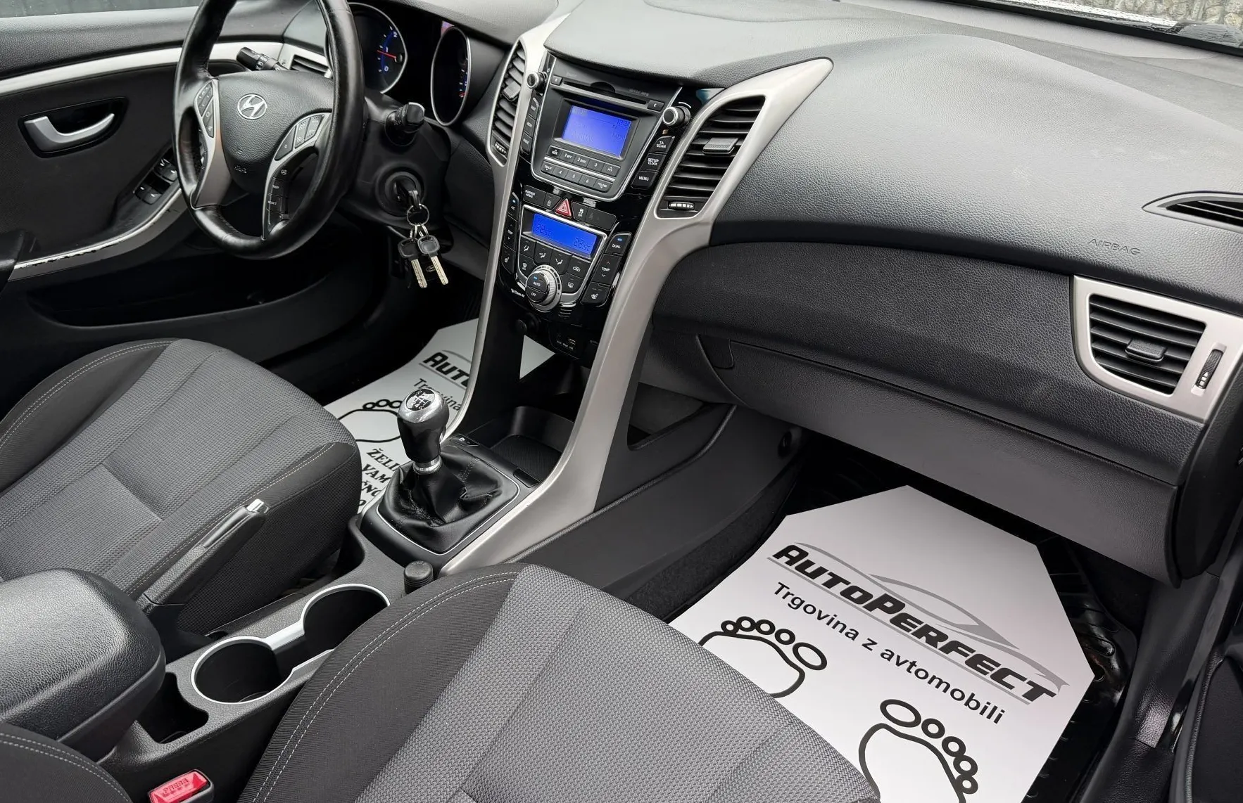 Zunanja slika - Hyundai i30 Wagon - 1.6 CRDI|GR.SED|2CON|TEMPOMAT - 11