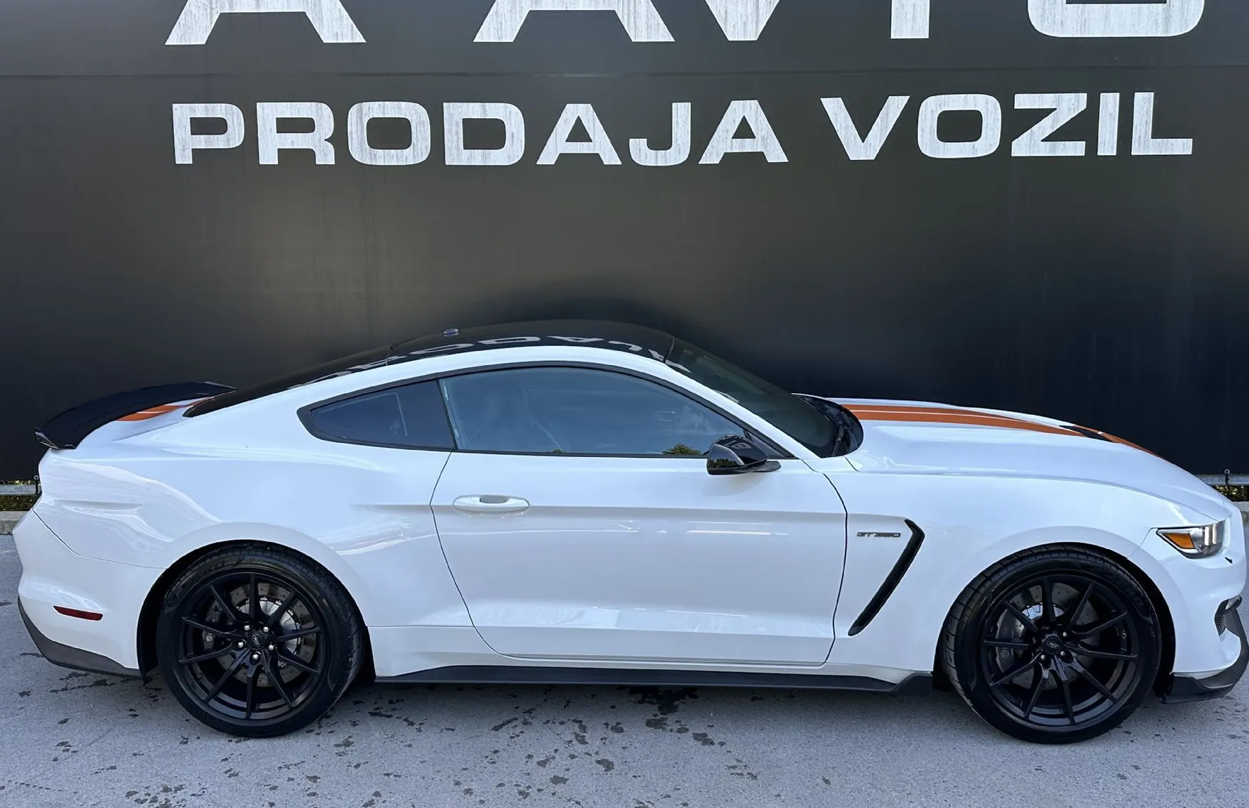 Zunanja slika - Ford Mustang - SHELBY 5.2 V8 FPC 533KS - ATRAKTIVEN - 3