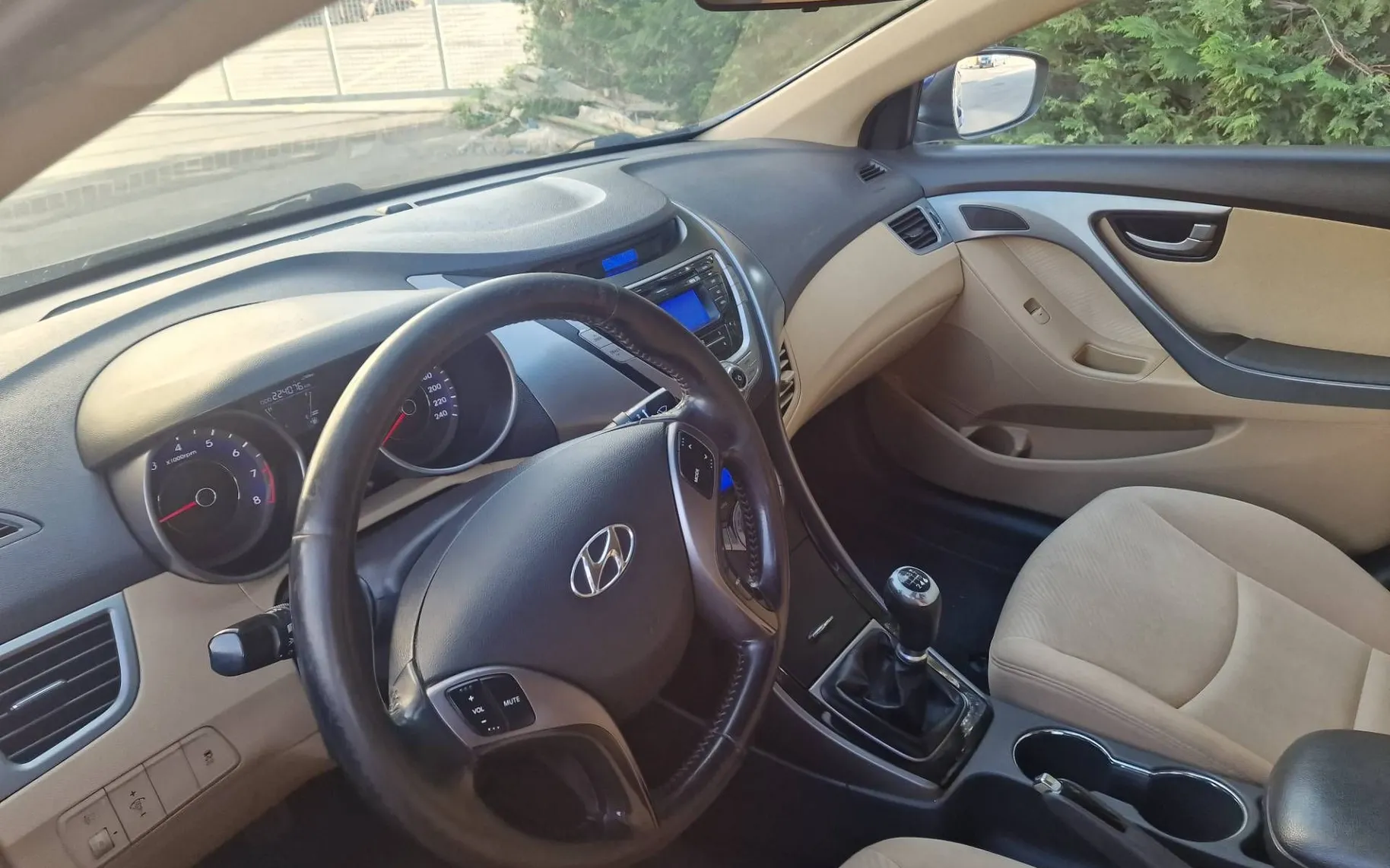 Zunanja slika - Hyundai Elantra - 1.6 MPI Life 1.LASTNIK SLO... - 6