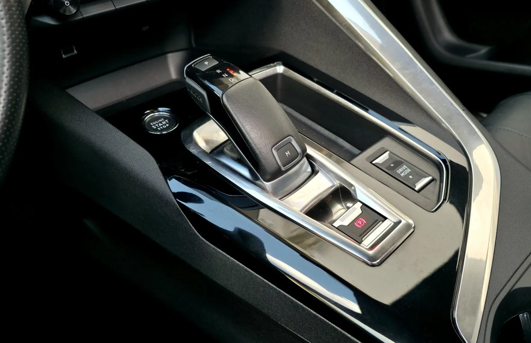 Zunanja slika - Peugeot 5008 - 2.0HDI EAT8 GT PANOR•ACC•AMBIENT•MEMORY•KEYLESS•19 - 13