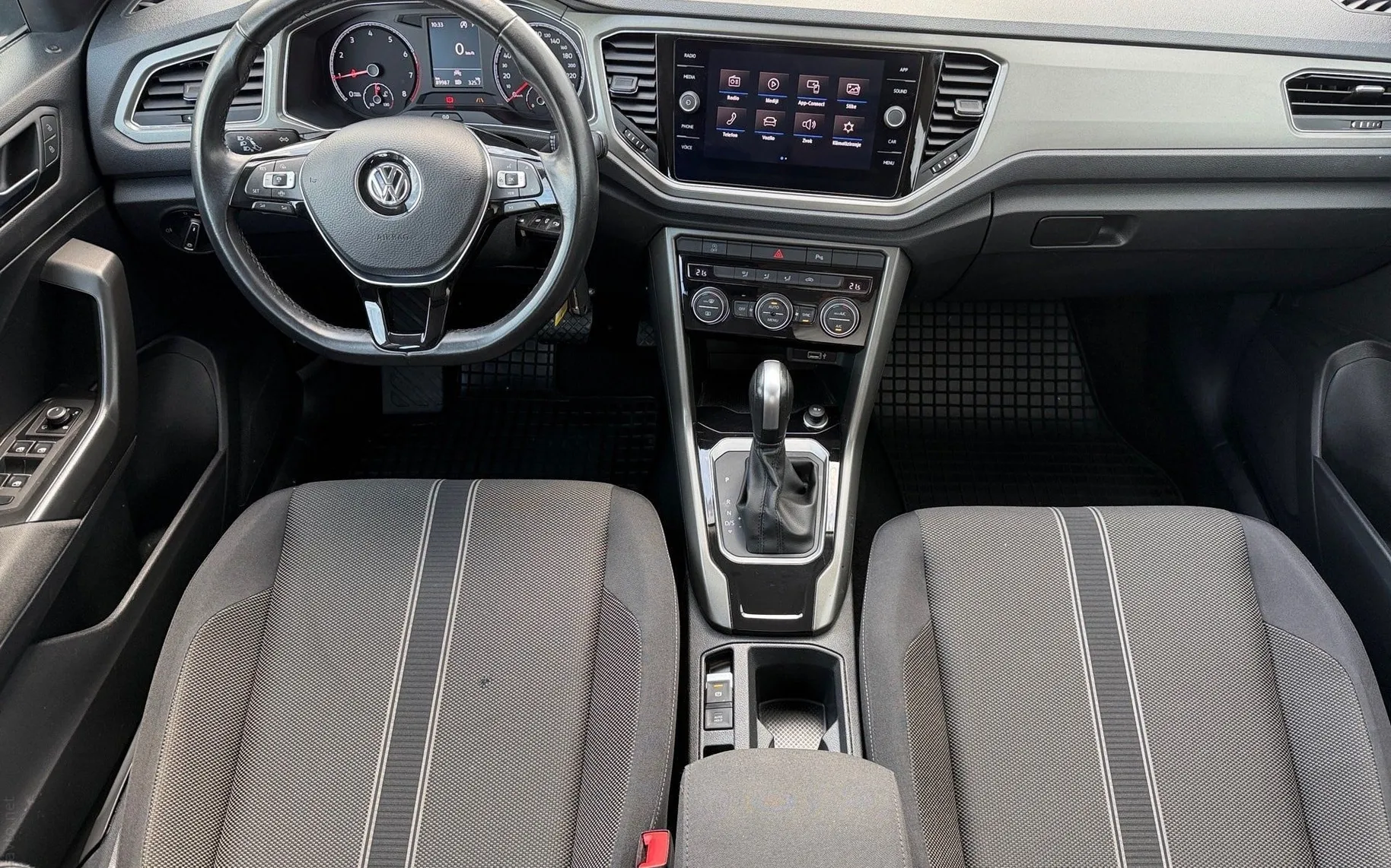 Notranja slika - Volkswagen T-Roc - 1.5 TSI BMT DSG-Style-SLO-Full LED-Vlečna kljuka - 10