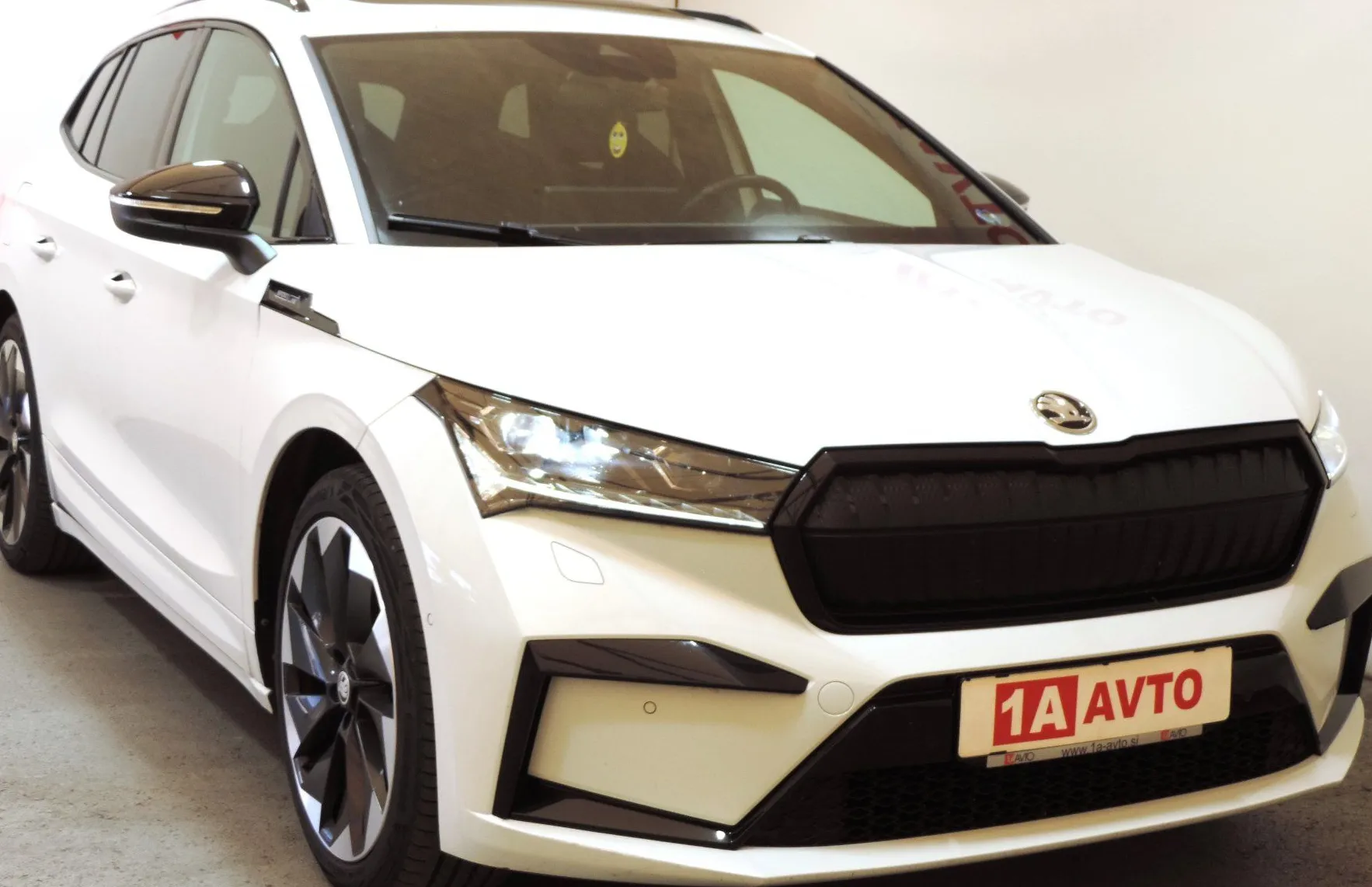 Zunanja slika - Škoda Enyaq - IV 80 Sport Line PANORAMA-ALCANTARA-KAMERA - 3