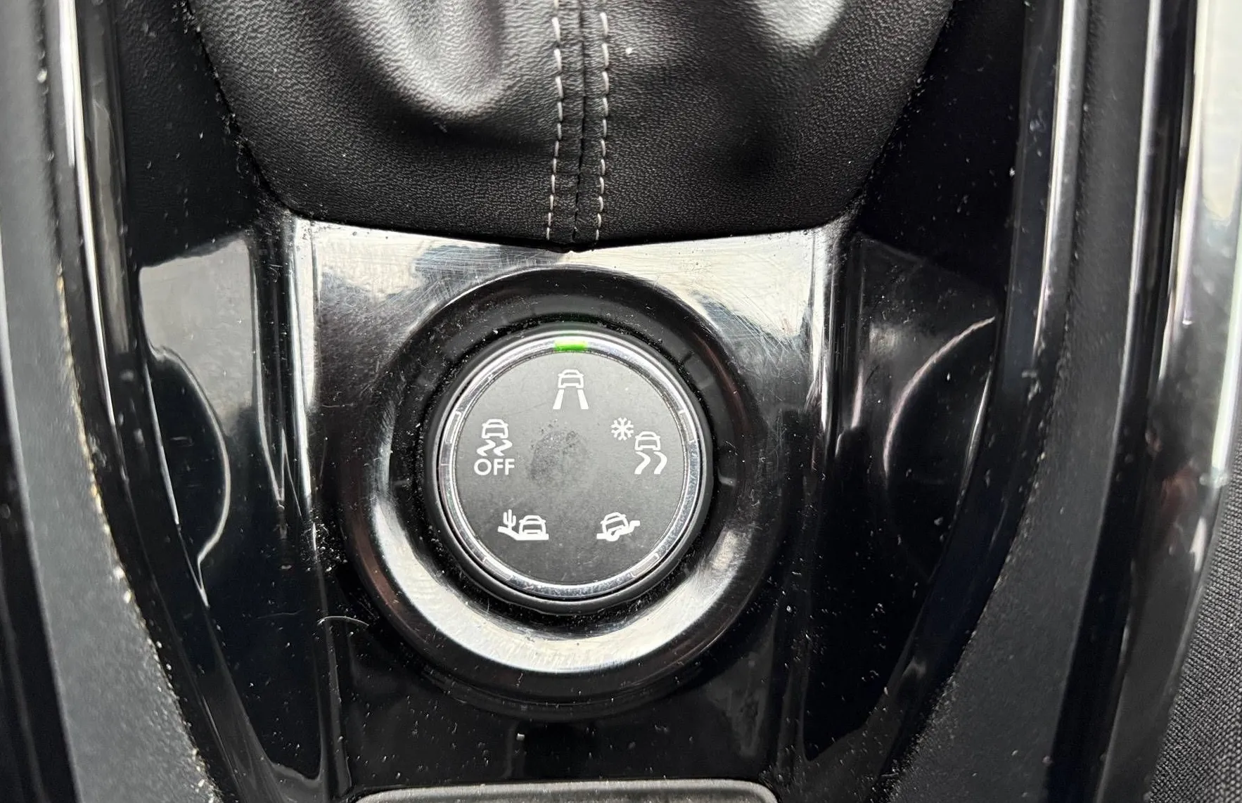 Zunanja slika - Peugeot 2008 - 1.2 PureTech SLOVENSKI 1.LASTNIK BI-XENON NAVI P - 17