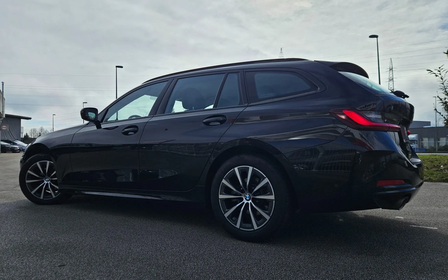 Zunanja slika - BMW Serija 3 - 318i Touring Avt.G21N - 2