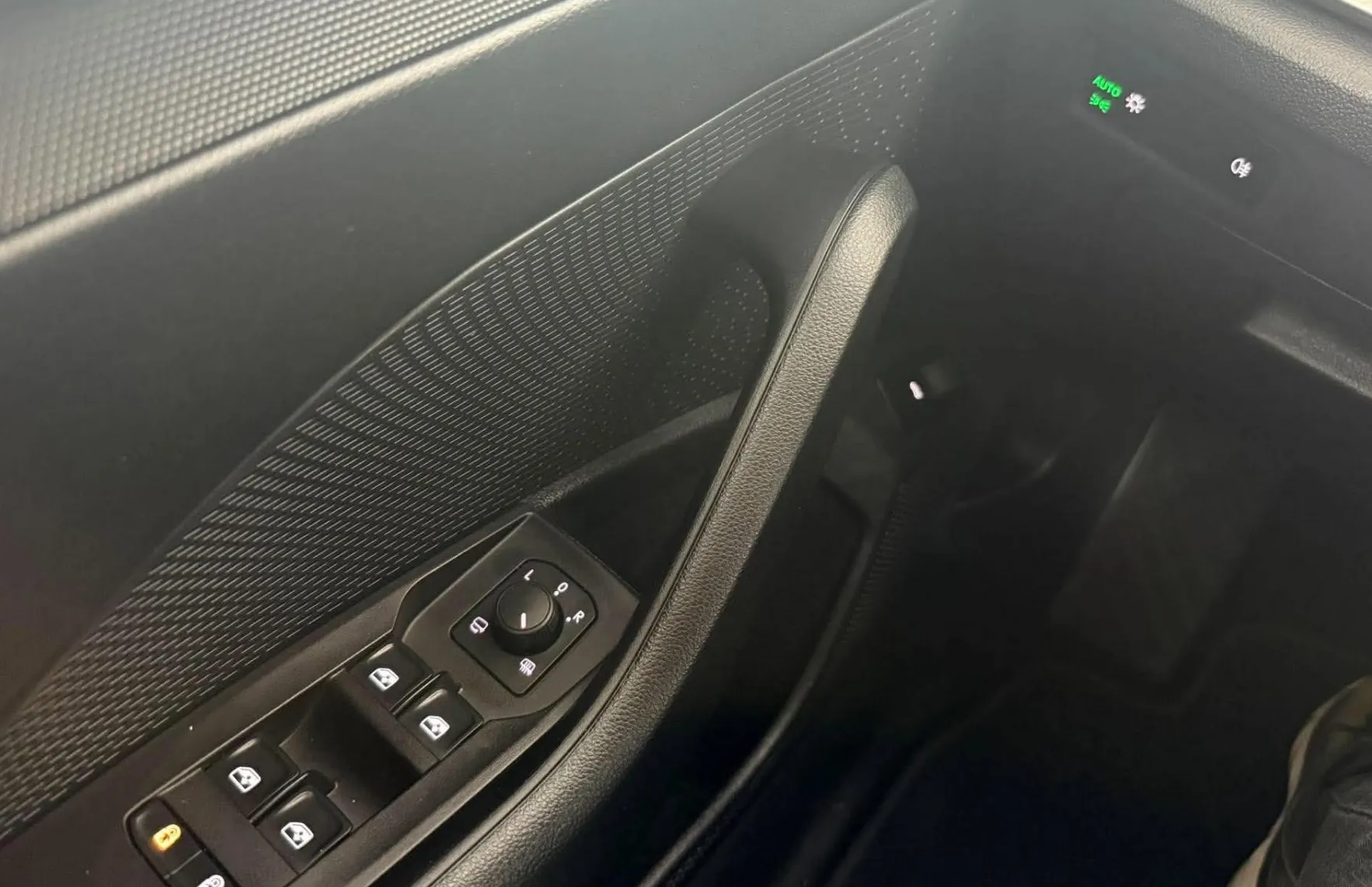 Zunanja slika - Škoda Octavia - Combi 2.0 TDI. DSG.2024 SAMO 89.000 KM - 7