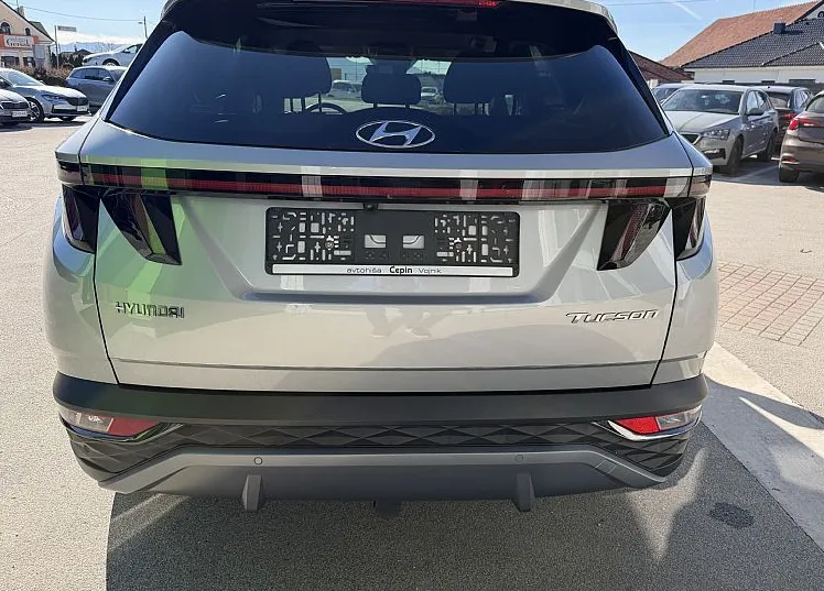 Zunanja slika - Hyundai Tucson - 1.6 T-GDI 150 PREMIUM 2WD - SLO- 1. LASTNIK - - 6