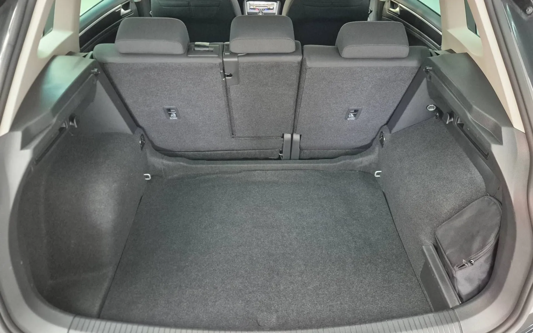 Notranja slika - Volkswagen Tiguan - 2.0 TDI SCR BMT DSG Elegance 110kW... - 10