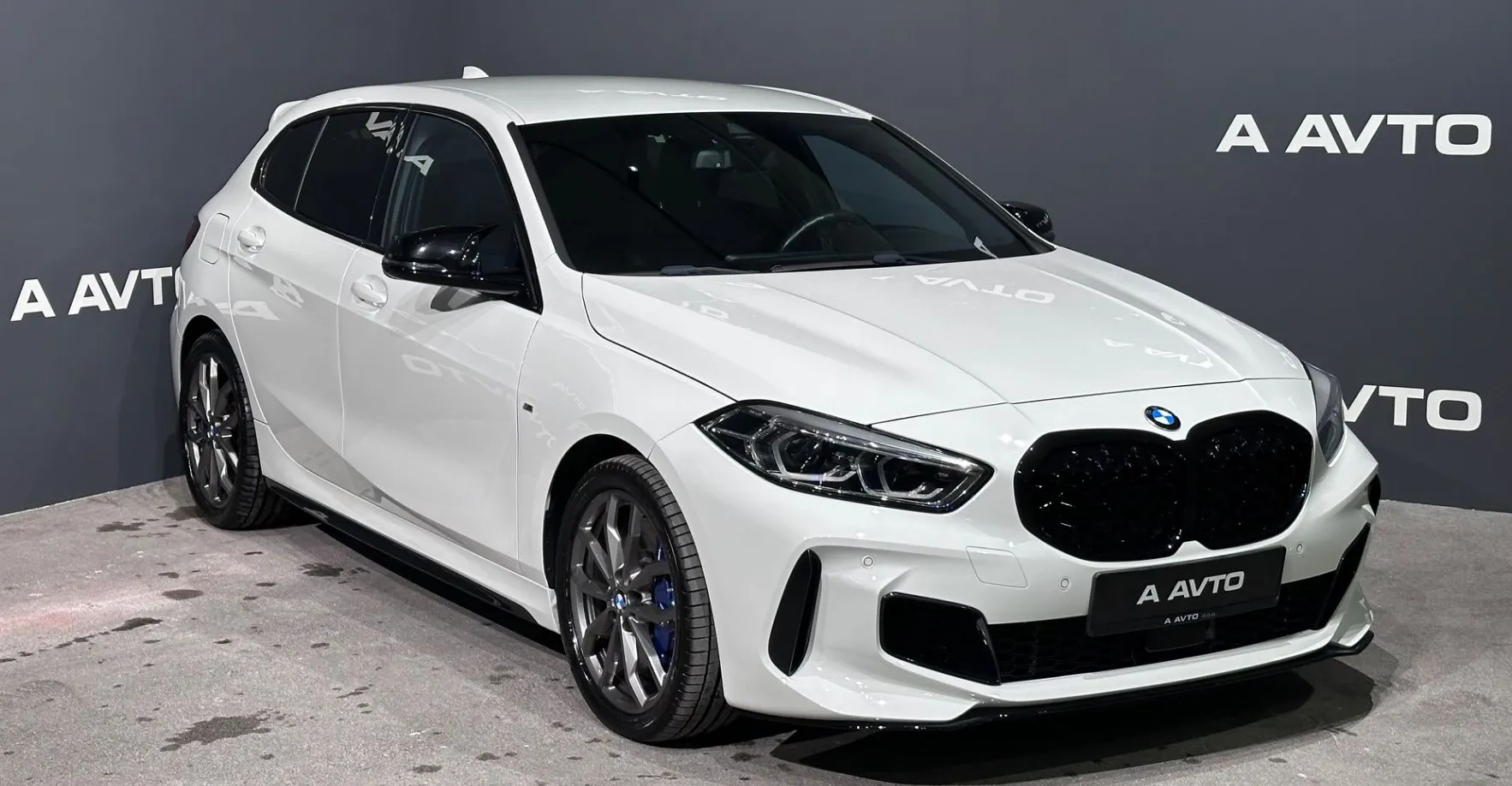 Zunanja slika - BMW Serija 1 - : M135i xDrive Avt. HUD-KARBON-KEYLESS-NAVI... - 2