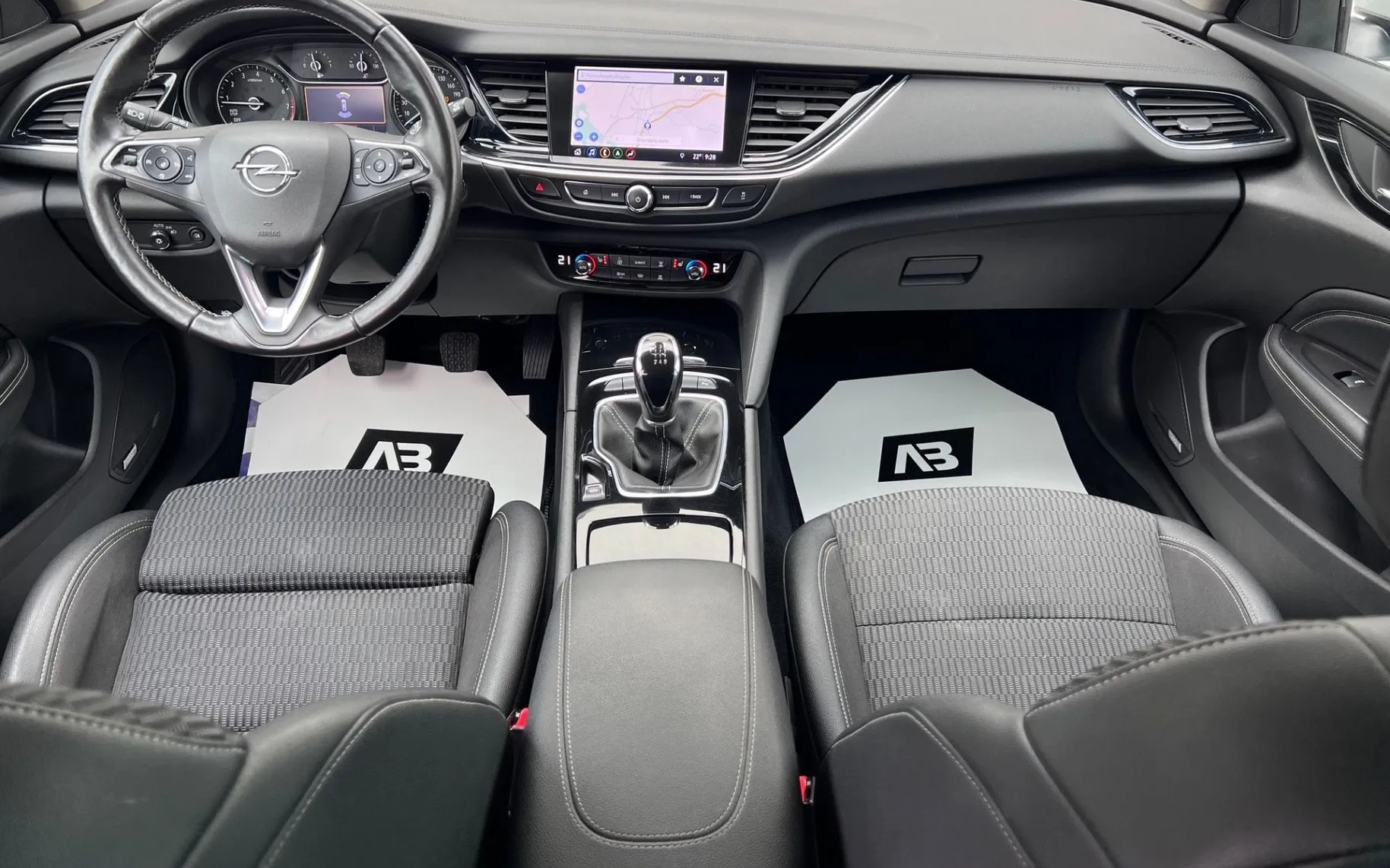 Notranja slika - Opel Insignia - Sports Tourer 1.5 Turbo+1.LAST+SLO+ALU+NAVI... - 12