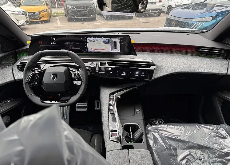 Zunanja slika - Peugeot 5008 - GT HIBRID 145 e-DCT - 10