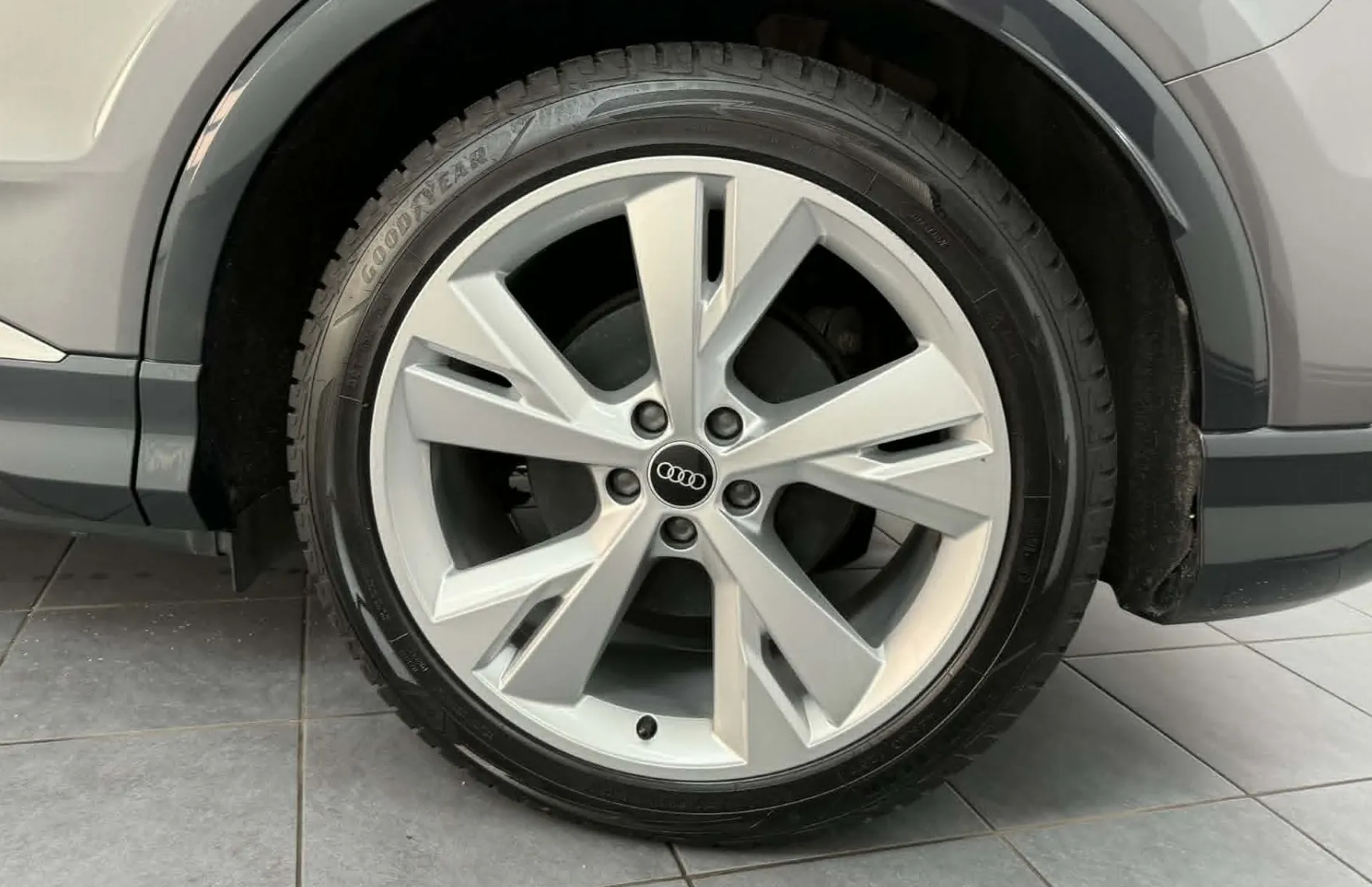 Zunanja slika - Audi Q4 - e-tron 50 e-tron quattro S Line 220kw.KAMERA.LED.USNJE - 4