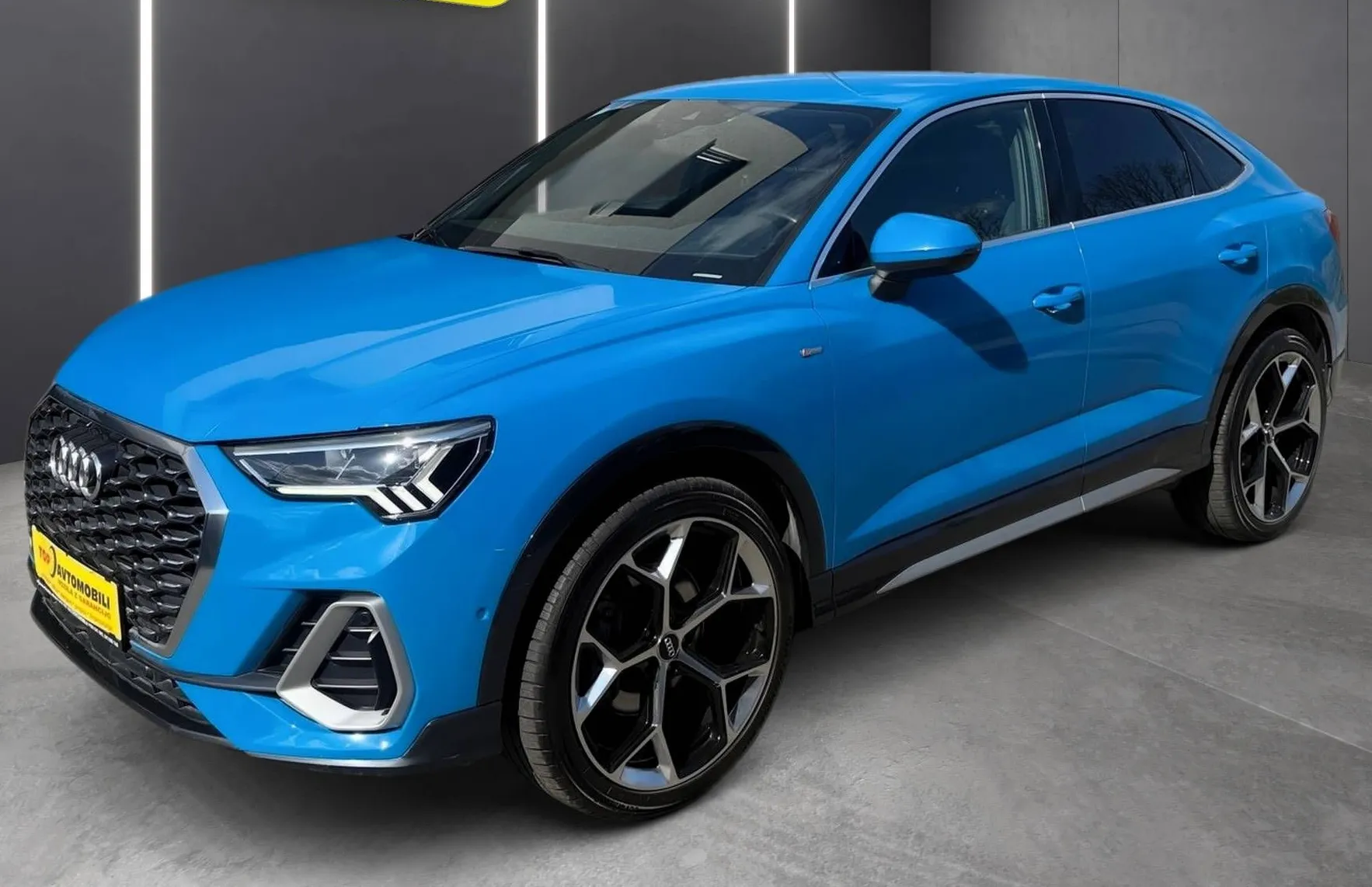 Zunanja slika - Audi Q3 - Sportback 40 TDI QUATTRO S LINE SPORT MATRIX NAVI PDC  KAM - 3