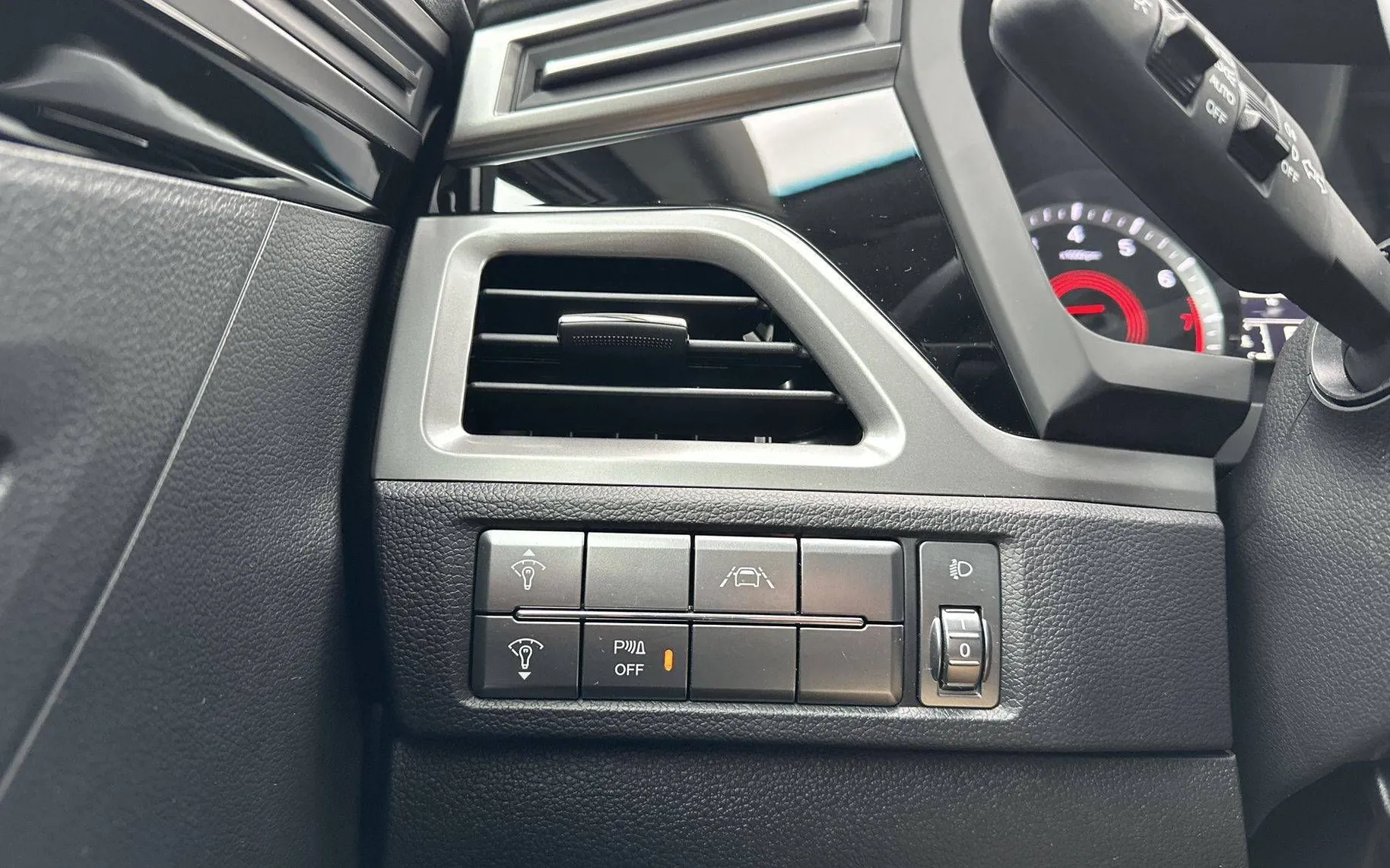 Zunanja slika - KG Mobility Korando - 1.5 T-GDI Exclusive 4WD A T... - 14