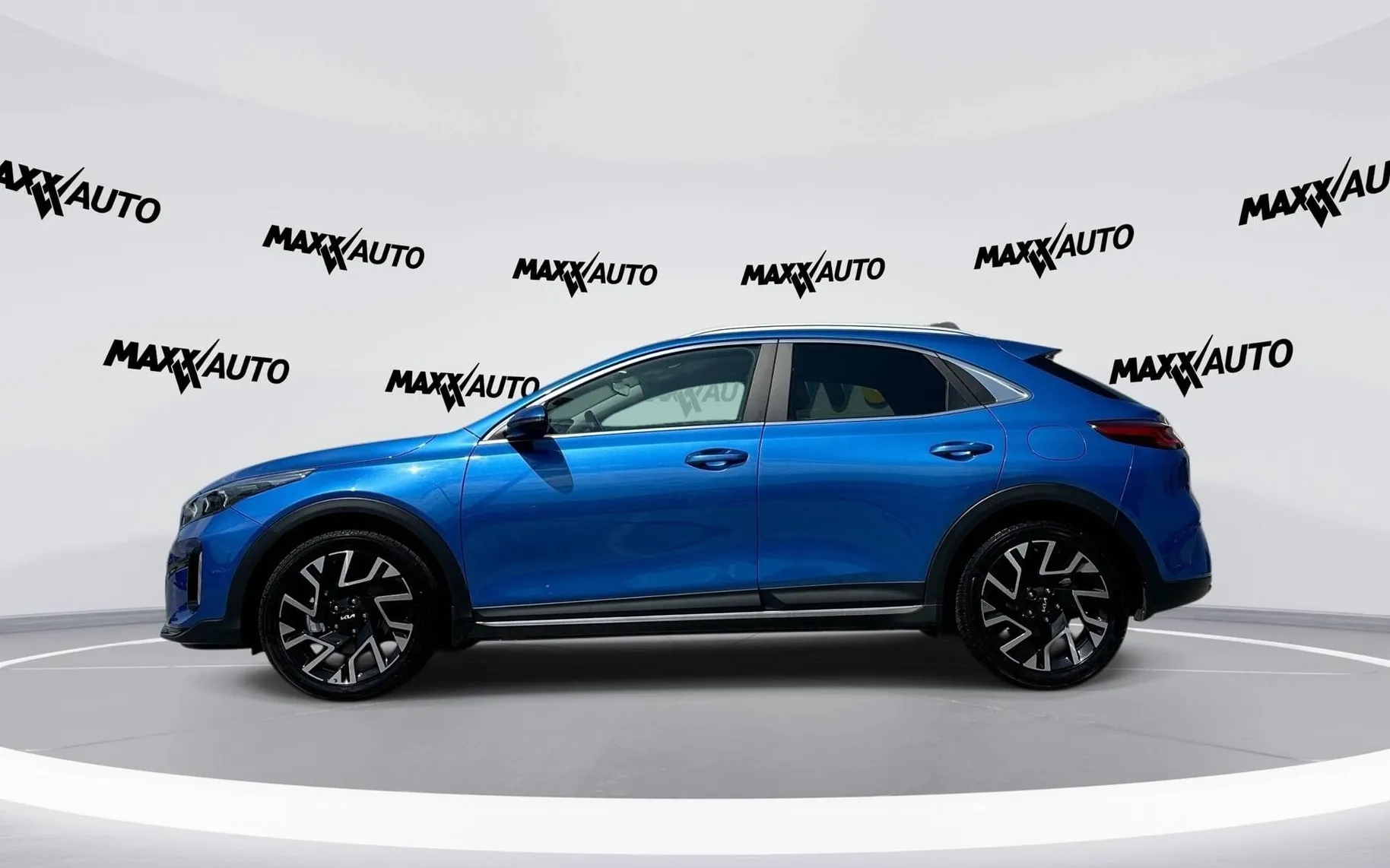 Notranja slika - KIA XCeed - 1.5 T-GDI EX WAY - 8