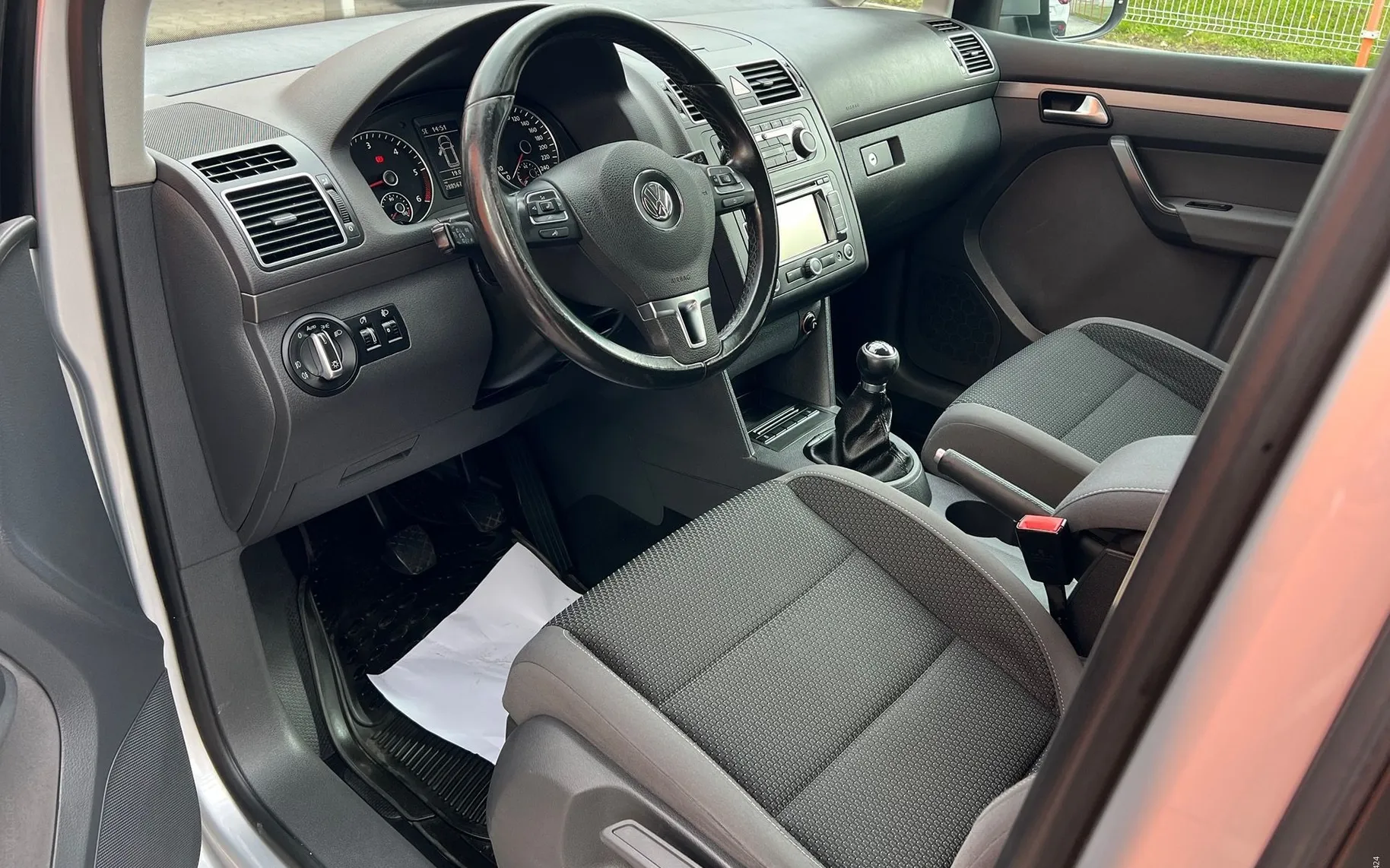 Notranja slika - VW Touran - 1.6 TDI... - 8