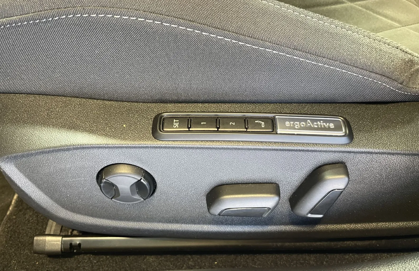 Zunanja slika - VW Golf - Variant VIRTUAL-KEYLESS-HEADUP-ALCANTARA-NAVI-MEMORY-DSG - 11