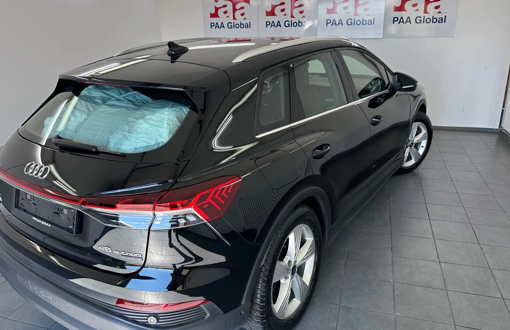 Zunanja slika - Audi Q4 - e-tron  45 e-tron quattro.NEMŠKI+4ALU.KAMERA.LED.NAVI - 2