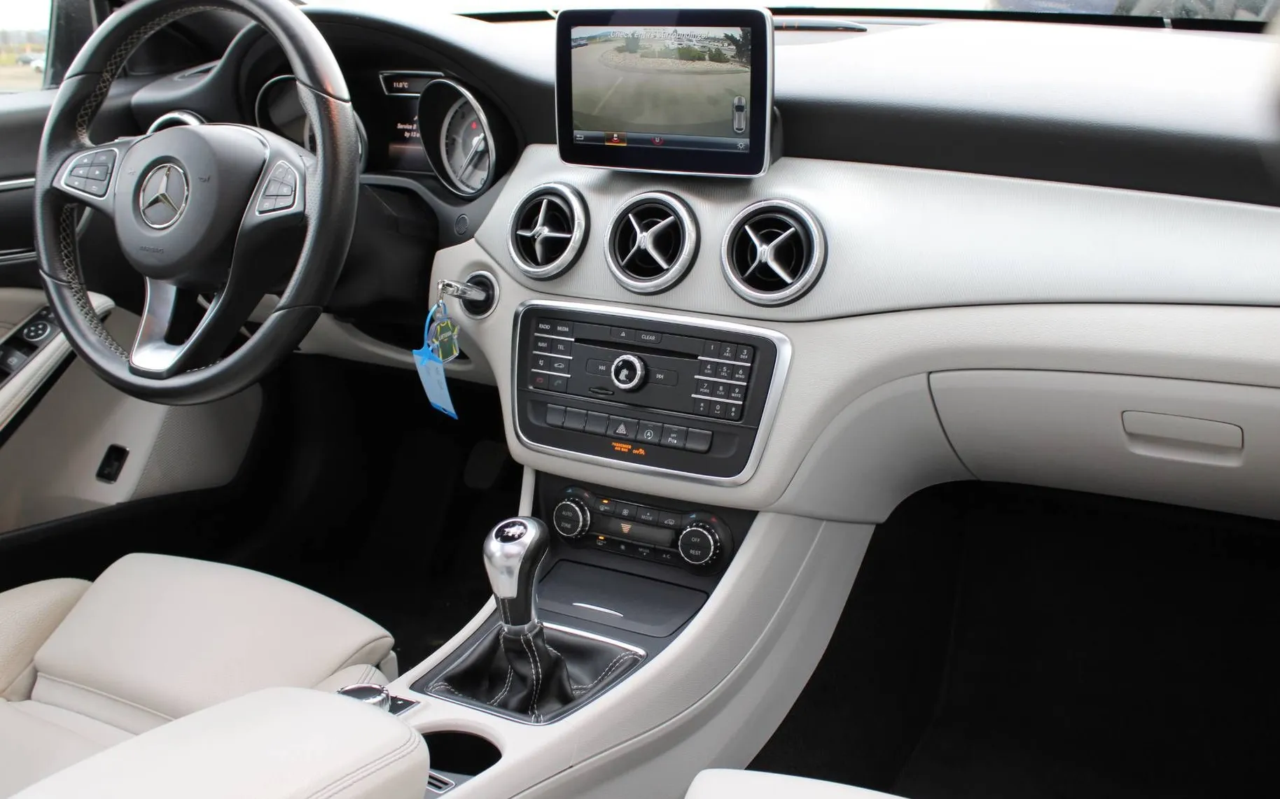 Zunanja slika - Mercedes-Benz CLA-Razred - CLA Shooting Brake CLA 200 d PANORAMA LED USNJE NAVI KAMERA... - 8