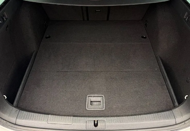 Zunanja slika - VW Golf - Variant 1.6TDI Allstar- PDC 2x - ALU16 - NAVI - GRETJE SED - 12