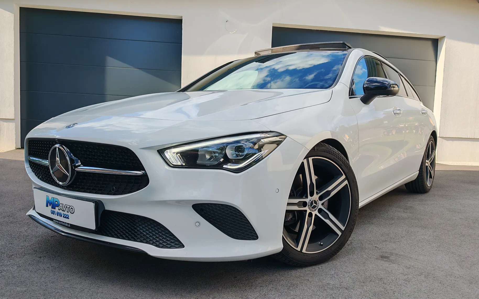 Zunanja slika - Mercedes-Benz CLA-Razred - Shooting Brake 220 d 190hp Pano 360° Full Led - 1