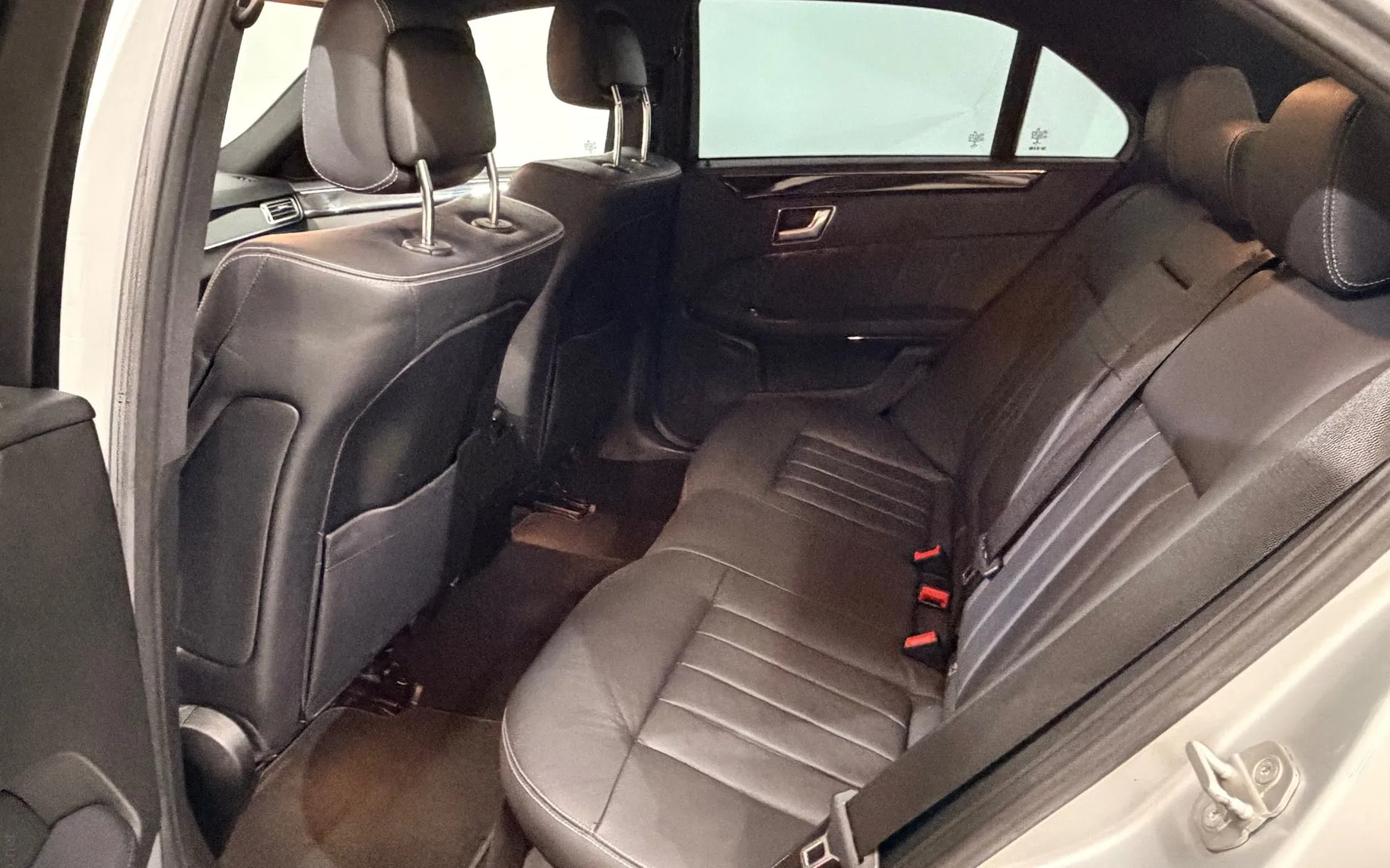 Notranja slika - Mercedes-Benz E-Razred - 200 CDI-EDITION-AUT-BI-XENON-LED-NAVIGACIJA-TEMPO. - 11