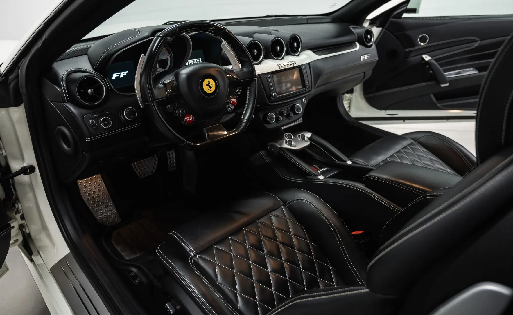 Zunanja slika - Ferrari FF - AFS LIFT - 12