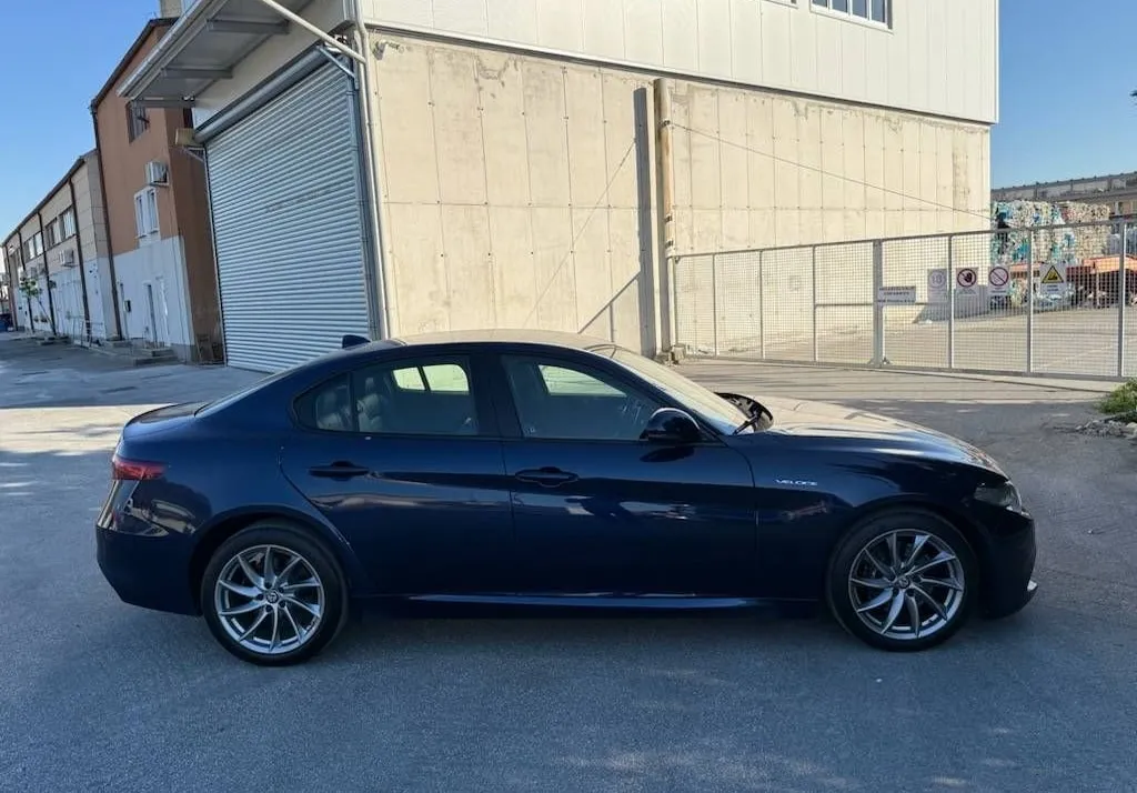 Zunanja slika - Alfa Romeo Giulia - 2.2 Multijet 210 Veloce Avt. 4x4 - 5