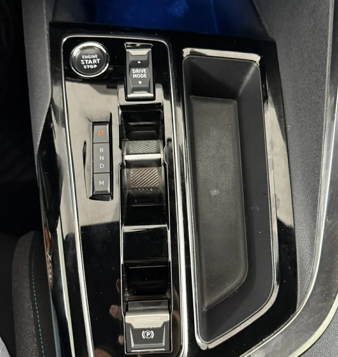 Zunanja slika - Peugeot 5008 - 1.2 PureTech 96 KW Avt.NAVI.KAMERA.2023 VELIKI SER - 3