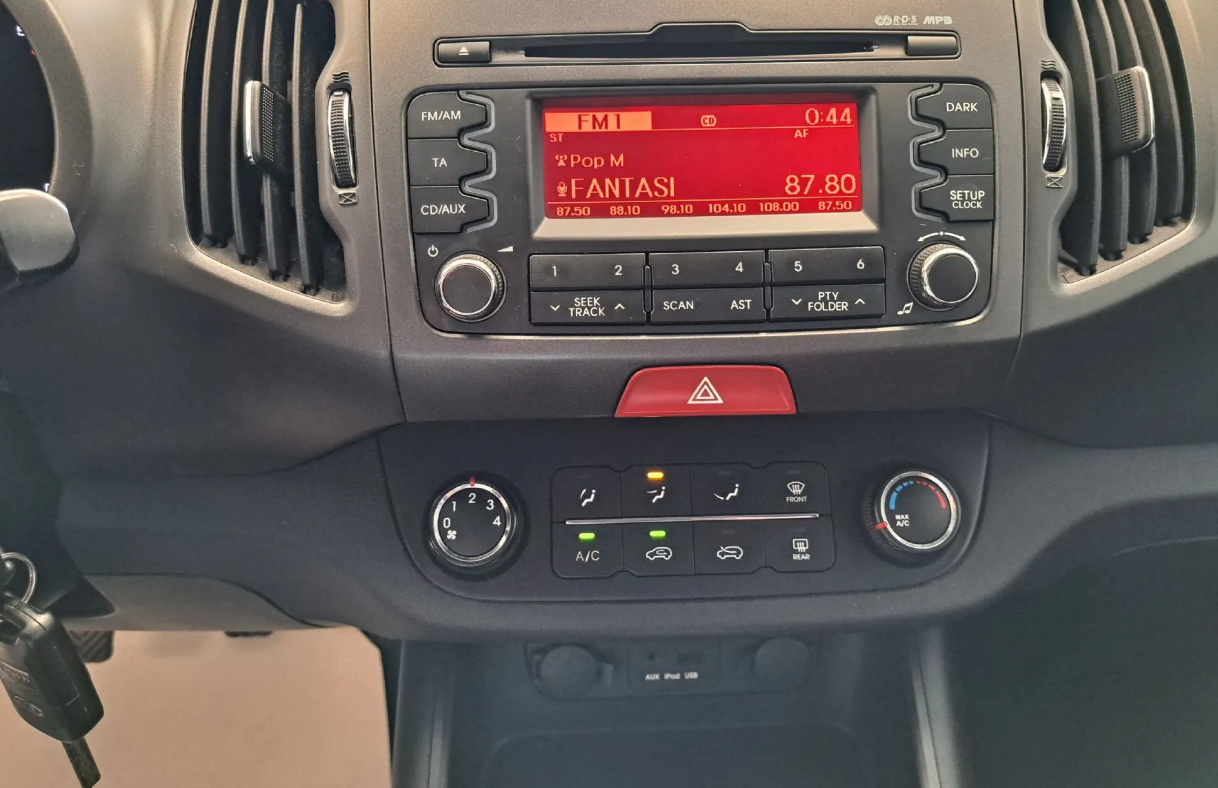 Zunanja slika - KIA Sportage - 2.0 bencinski 120kW Urban-HITRI KREDIT-ODLIČEN- - 11