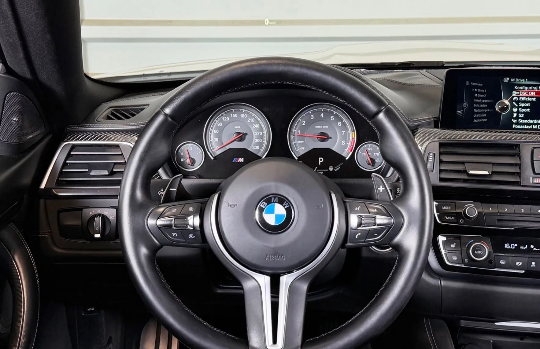 Zunanja slika - BMW M4 - Coupé - HARMAN - CARBON - KAMERA - HUD - PDC - 9