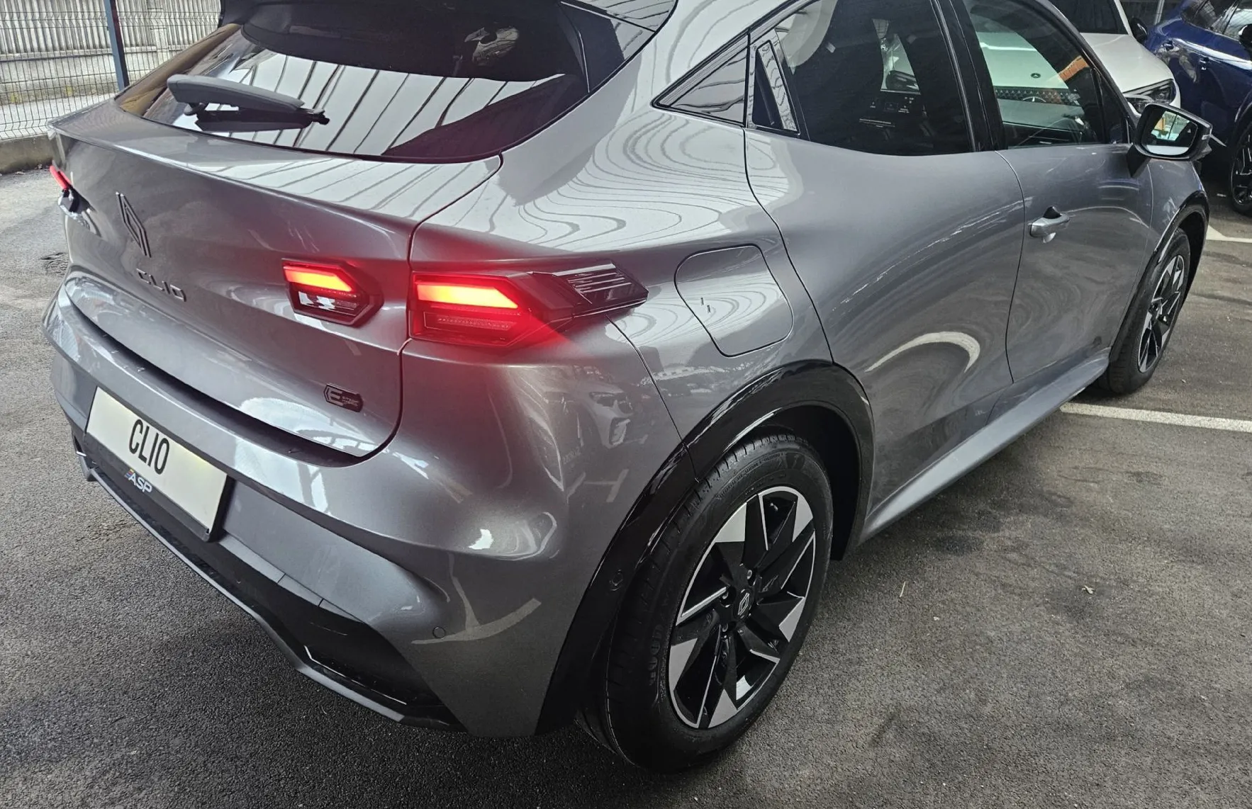 Zunanja slika - Renault Clio - techno 160 E-Tech - 3