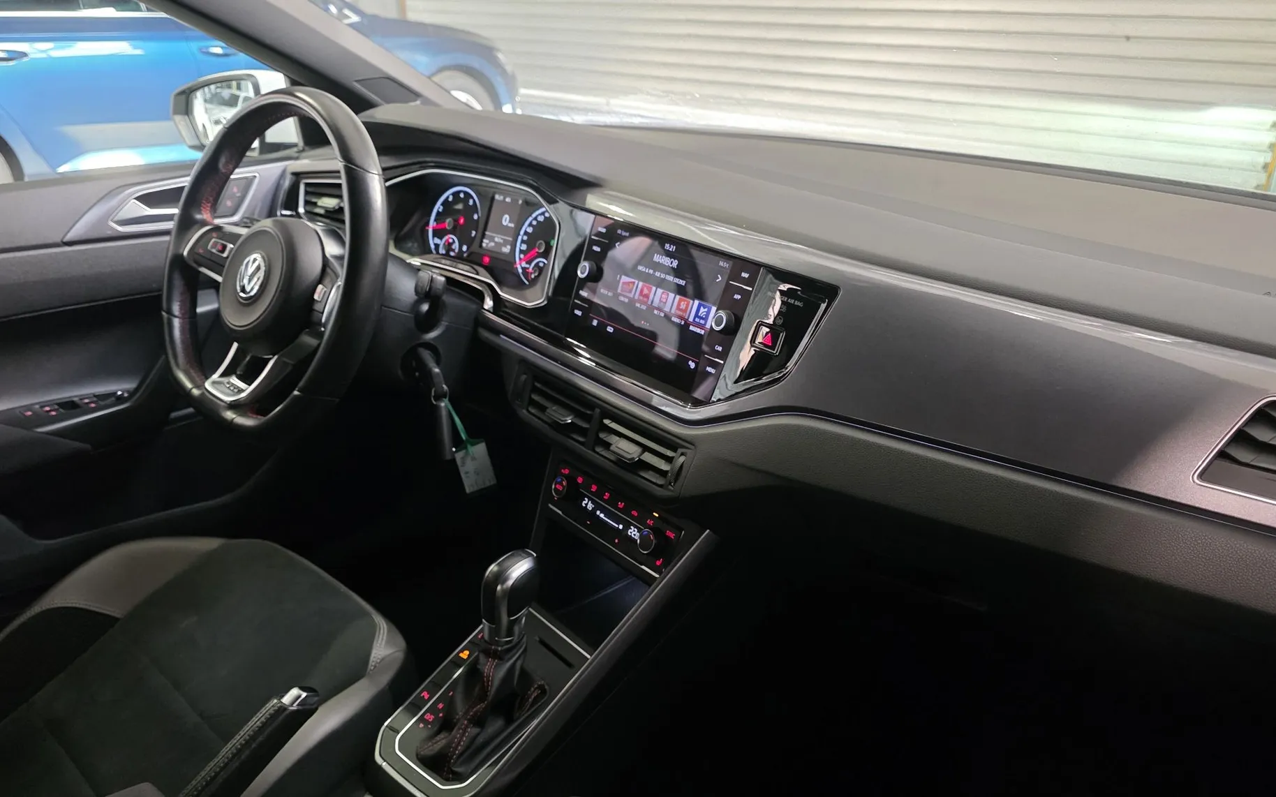 Zunanja slika - Volkswagen Polo - 2.0GTI DSG LED NAVI PDC ALKANTARA 2xKLIMA - 8