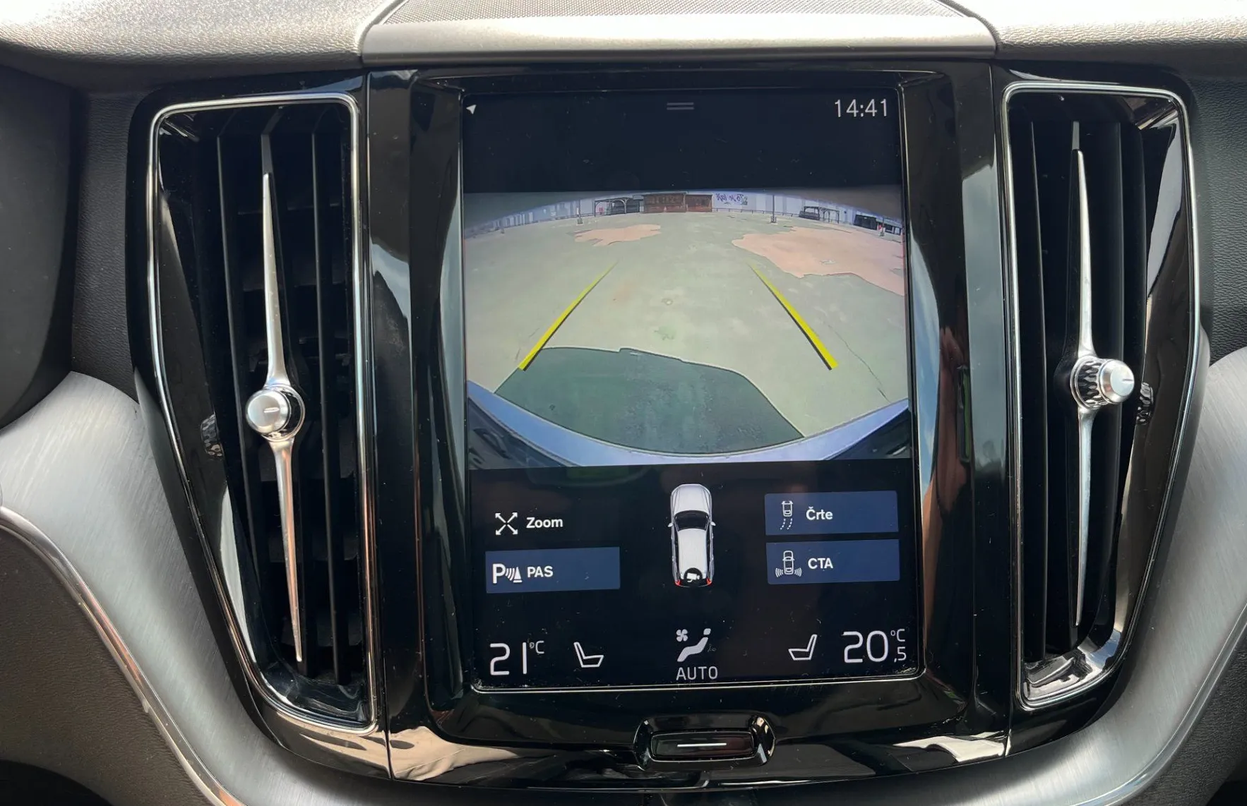 Zunanja slika - Volvo XC60 - D4 AWD Momentum Avt. LED.NAVI.ACC.2XPDC.VZR KAM - 17