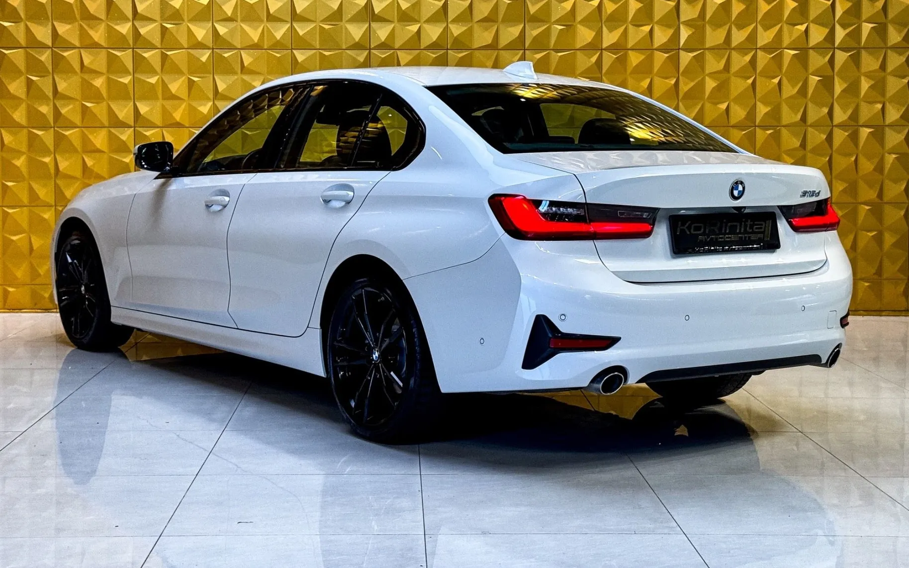 Notranja slika - BMW serija 3: - 318d AUT.-Sport Line-VIRTUAL-KAMERA-PERLA-AMBI - 9
