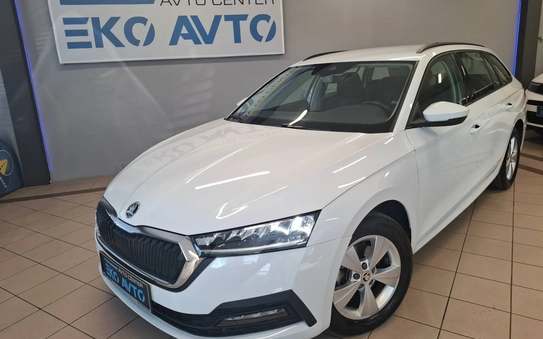 Zunanja slika - Škoda Octavia - Combi 2.0 TDI DSG-NAVI-PDC-ACC-FULL LED-ALU- - 1