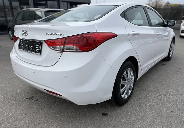 Zunanja slika - Hyundai Elantra - 1.6 CVVT LIFE - 1. LASTNIK - SLO - GR. SED. - - 4