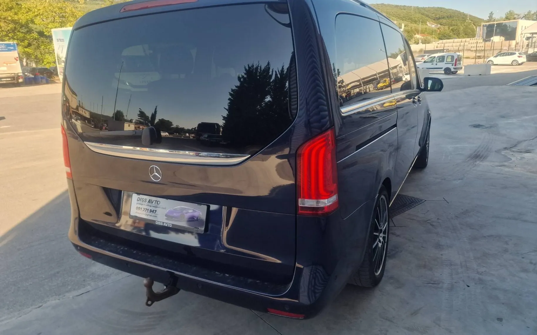 Zunanja slika - Mercedes-Benz V-Razred - V 250 d dolgi Avt. PANORAMA KAM. 360 1.LASTNIK - 4