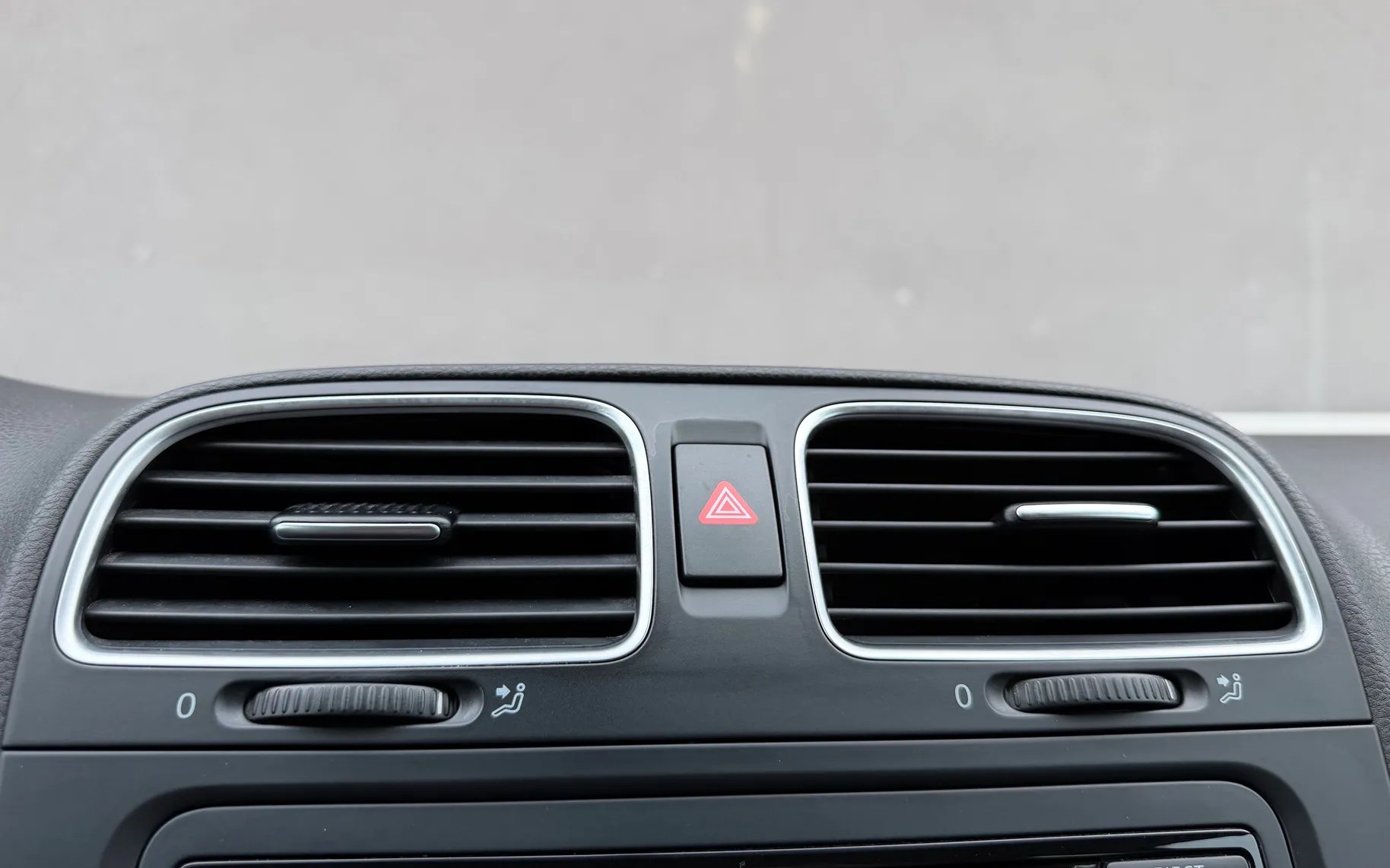 Zunanja slika - Volkswagen Golf - 1.6 TDI 1.LASTNIK SLO.VOZILO KLIMA ALU 17 - 15