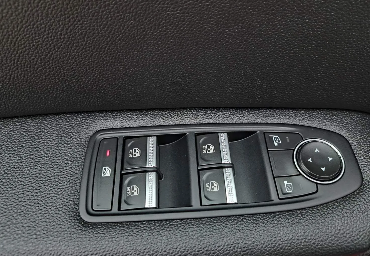 Zunanja slika - Renault Captur - 1.0 TCE 90 TECHNO Z ENOLETNIM JAMSTVOM - 15