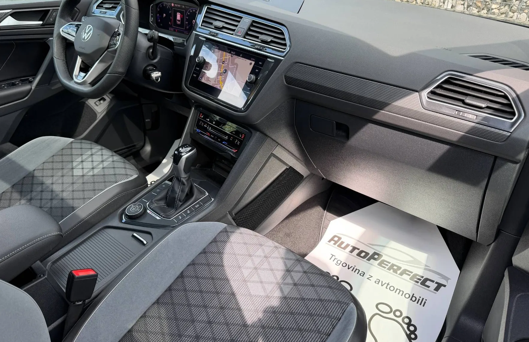 Zunanja slika - Volkswagen Tiguan - 2.0 TSI 4M R-Line DSG |HUD|KAM|PANO|IQ LIGHT|... - 11