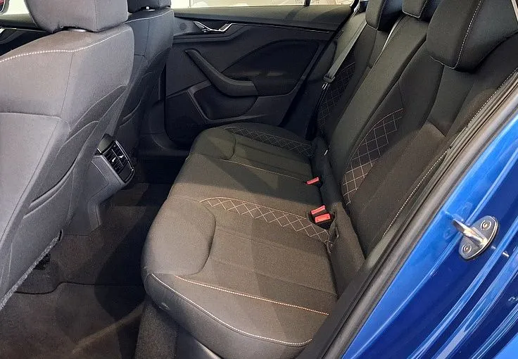 Zunanja slika - Škoda Kamiq - 1.0 TSI Selection DSG -LED-NAVI- - 10
