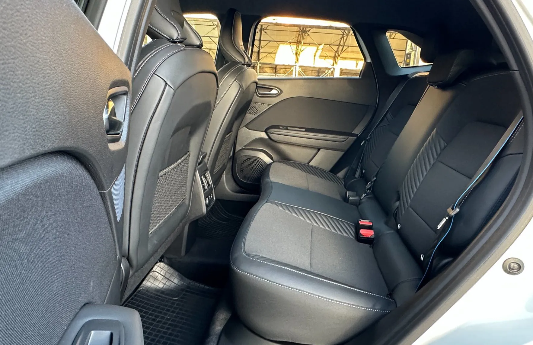 Zunanja slika - Renault Symbioz - Esprit Alpine TCe 140 +Virtual+El. Prtljažnik - 12