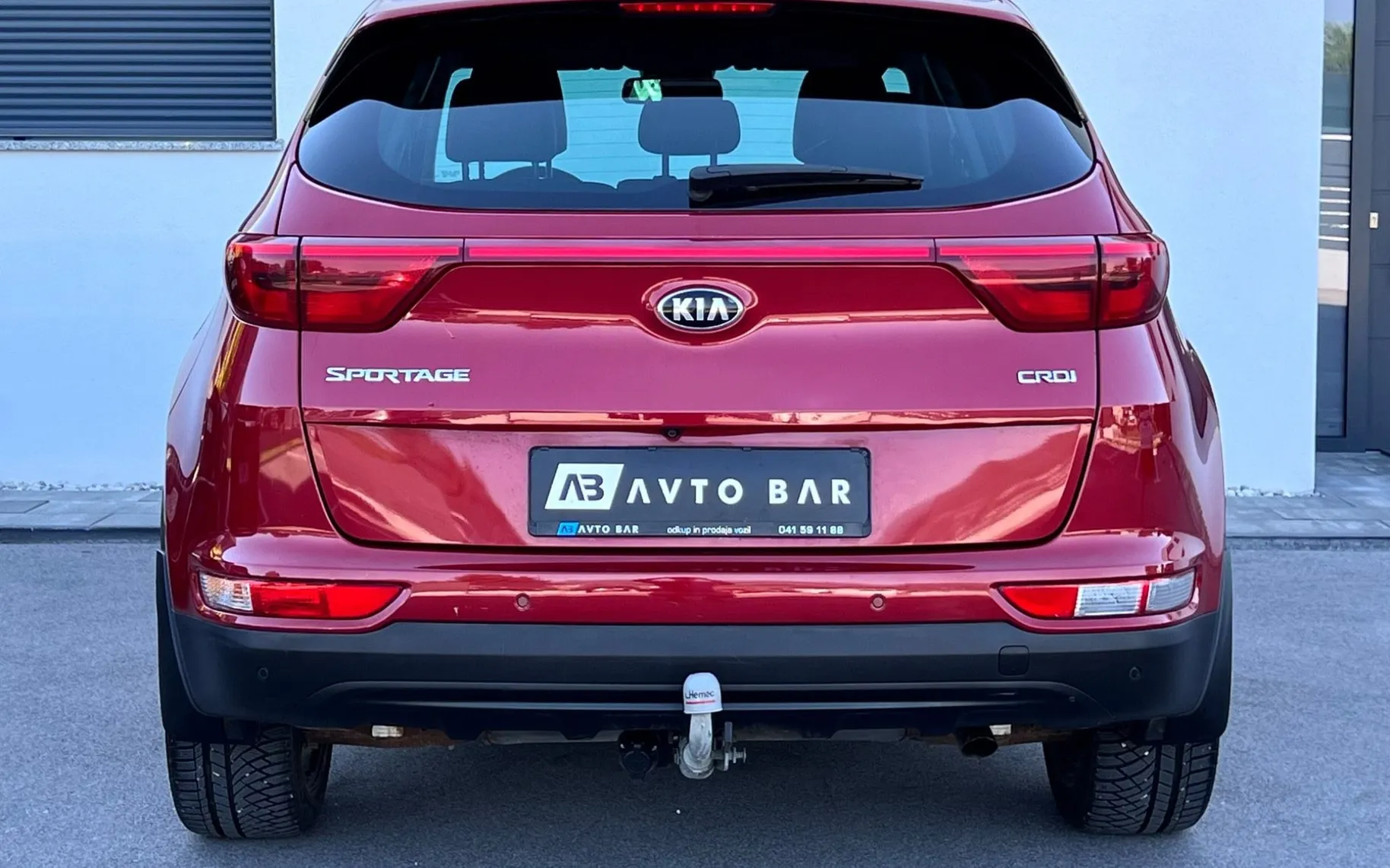 Notranja slika - KIA Sportage - 4WD 2.0 CRDI+SLO+KEYLESS GO+MRTVI KOT+KAMER... - 7