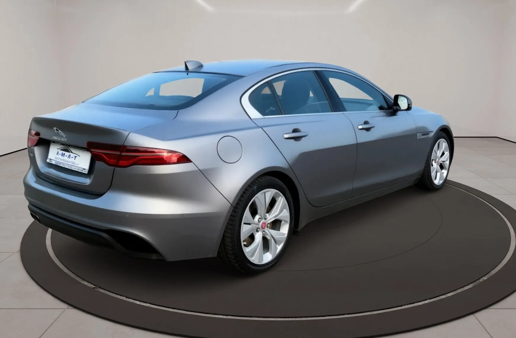 Zunanja slika - Jaguar XE - 2.0 D180  Avt. od 1 lastnika 1 letna garancija - 5
